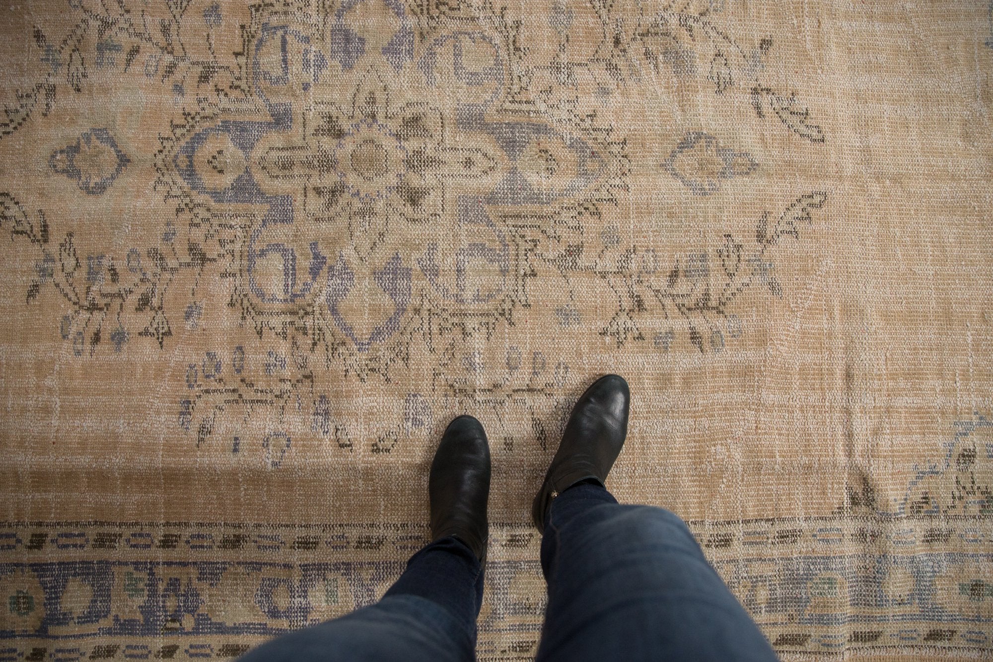 5.5x9 Vintage Distressed Oushak Carpet // ONH Item 7870