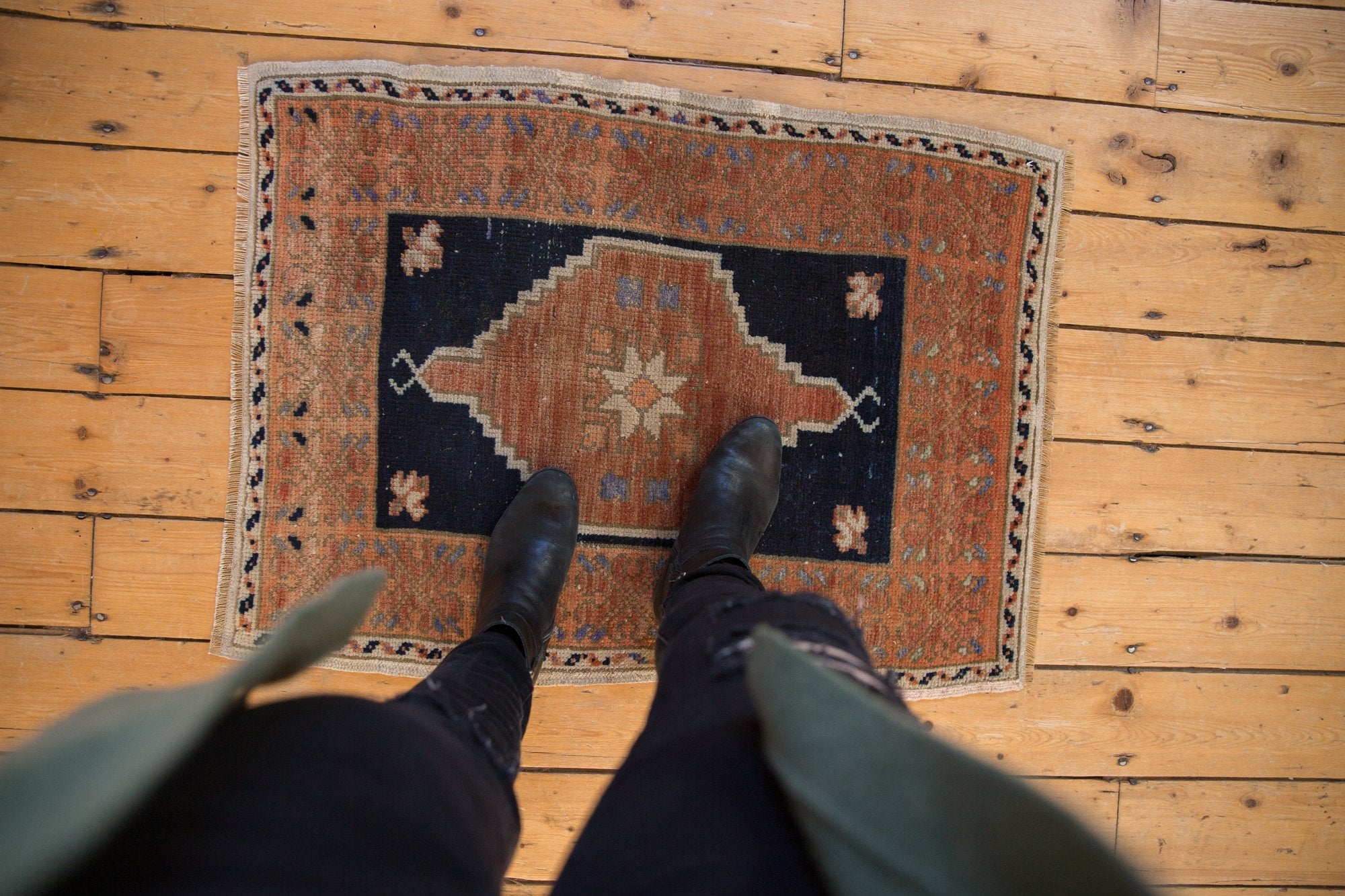 2.5x3 Vintage Distressed Oushak Square Rug // ONH Item 7882 Image 1