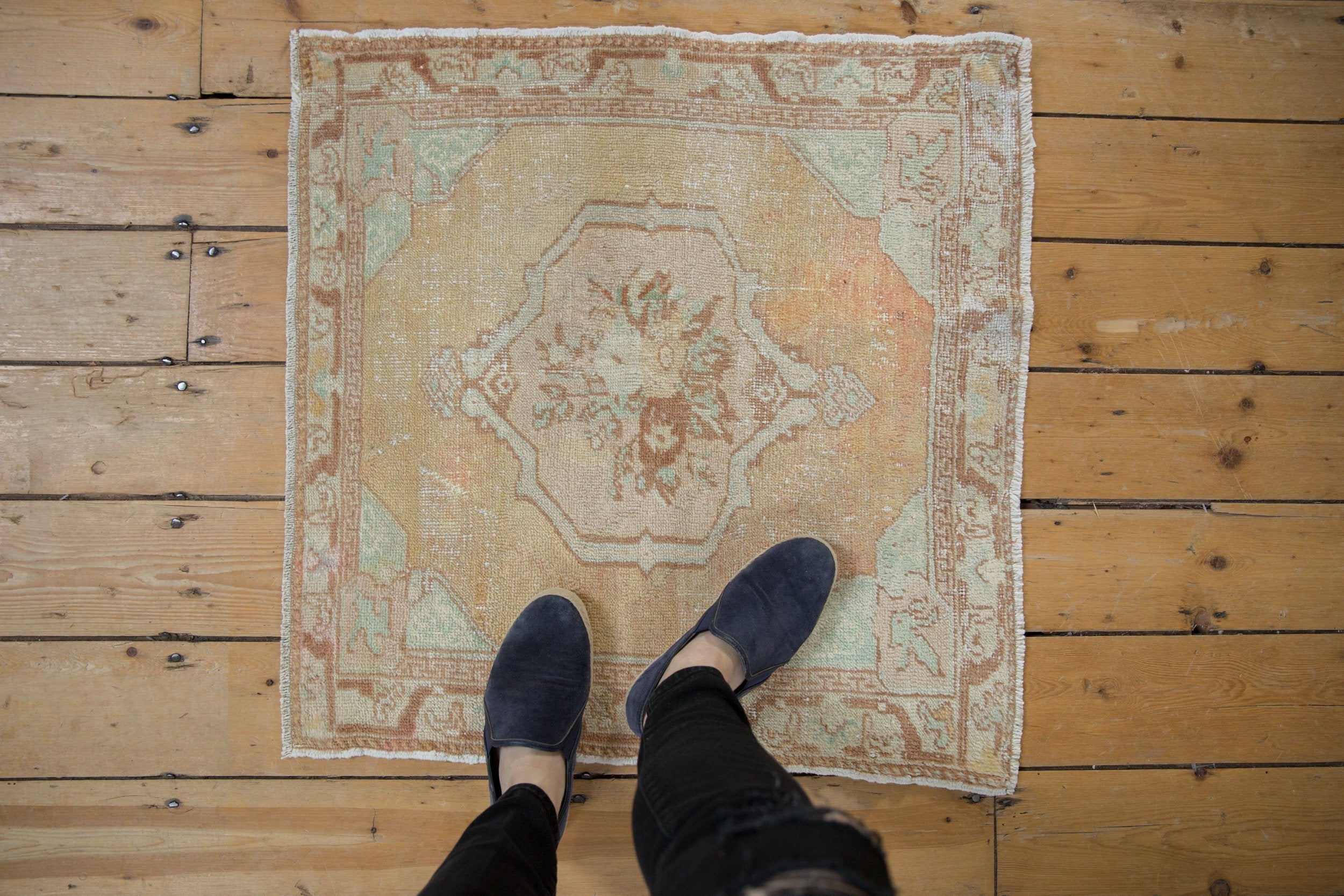 2.5x2.5 Vintage Distressed Oushak Square Rug Mat // ONH Item 7937 Image 1