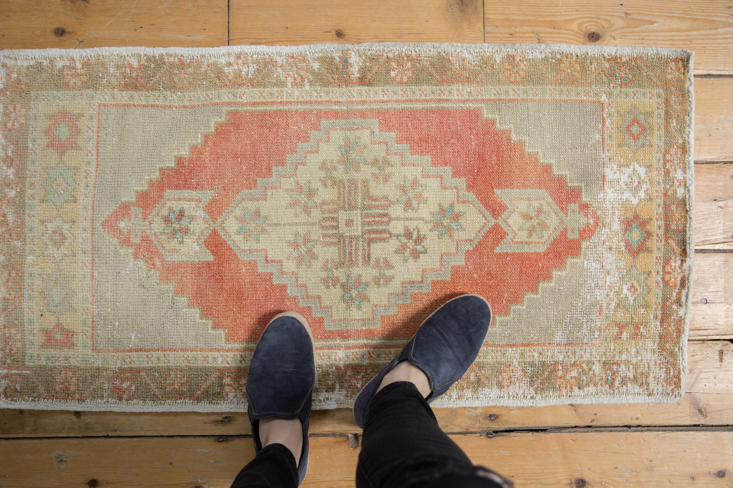 2x3.5 Vintage Distressed Oushak Rug // ONH Item 7940 Image 1