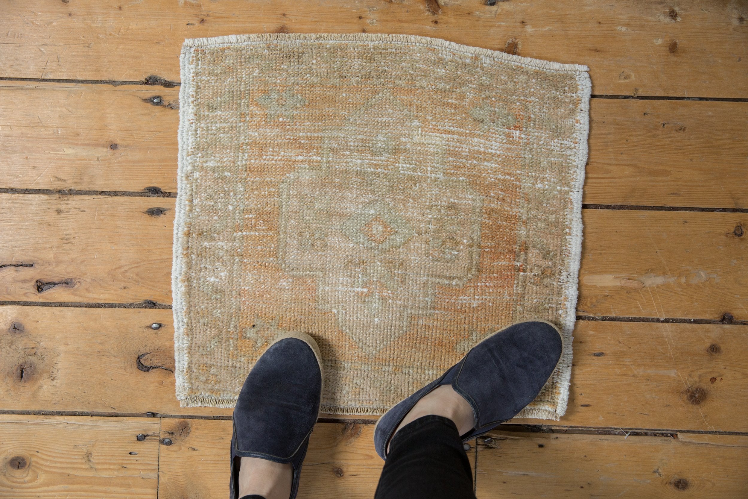 1.5x1.5 Vintage Distressed Oushak Square Rug Mat // ONH Item 7944 Image 1