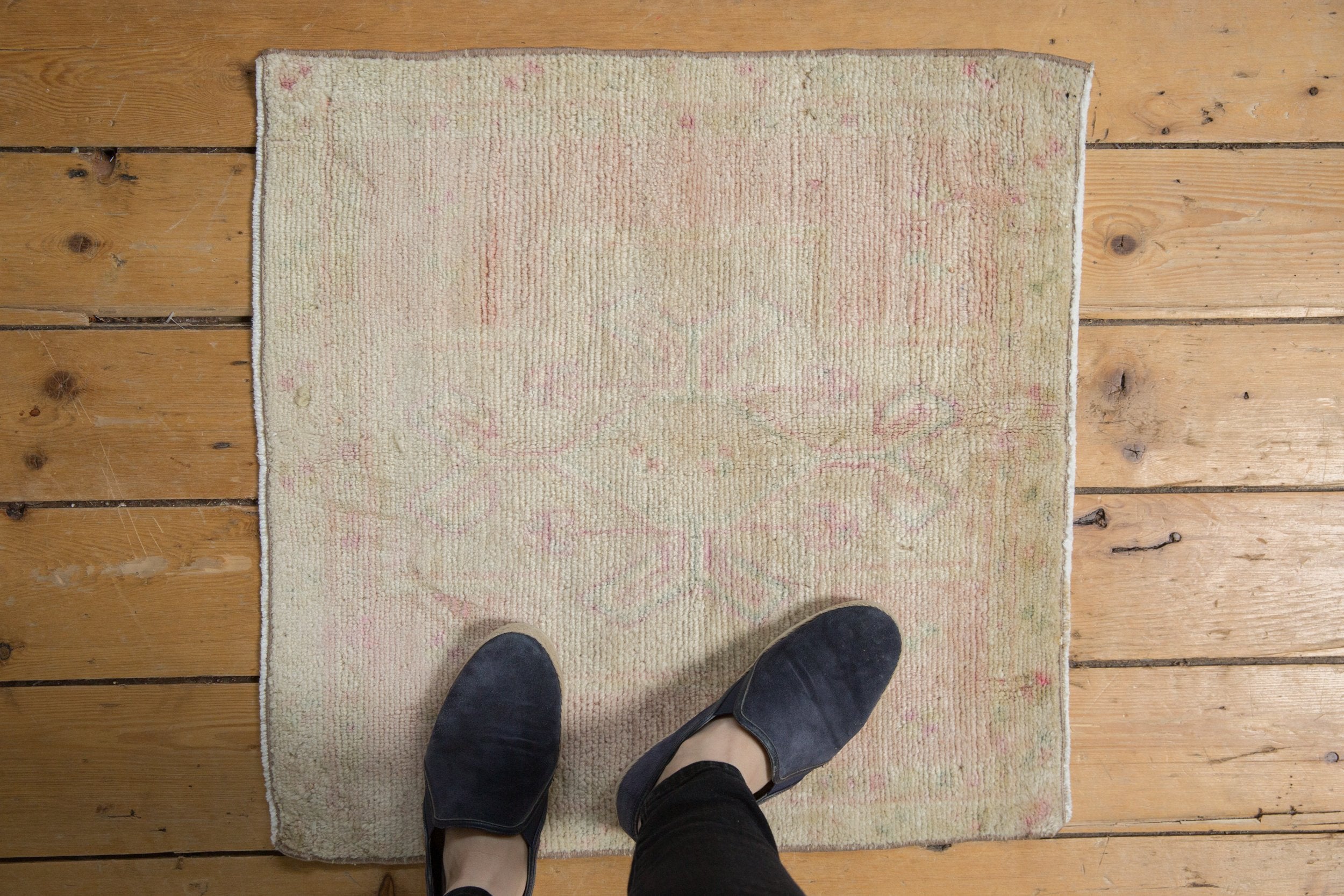 2x2 Vintage Distressed Oushak Square Rug Mat