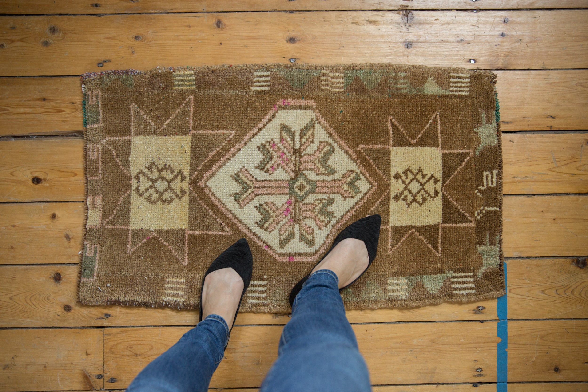 1.5x3 Vintage Distressed Oushak Rug Mat // ONH Item 7951 Image 1