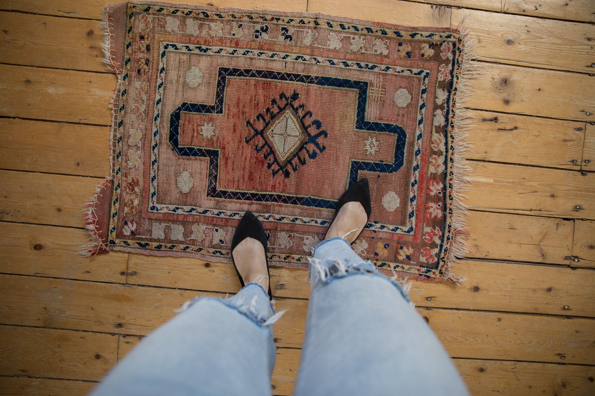 2.5x3 Vintage Distressed Anatolian Square Rug // ONH Item 8031 Image 1