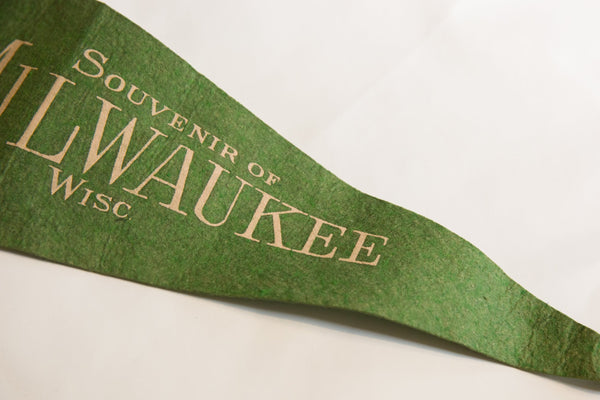 Vintage Milwaukee Wisconsin Felt Flag // ONH Item 8072 Image 2