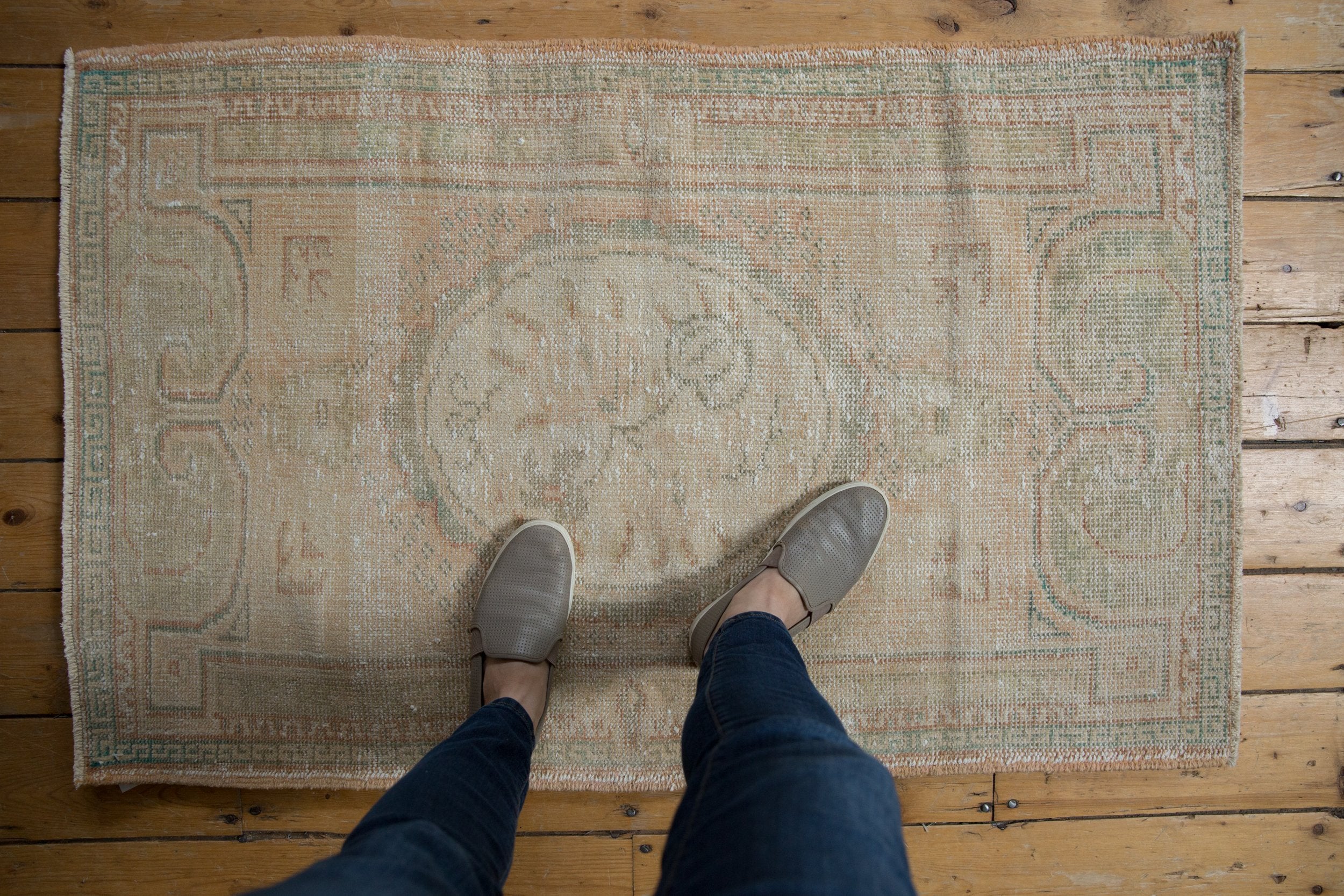 2.5x4 Vintage Distressed Oushak Rug // ONH Item 8099