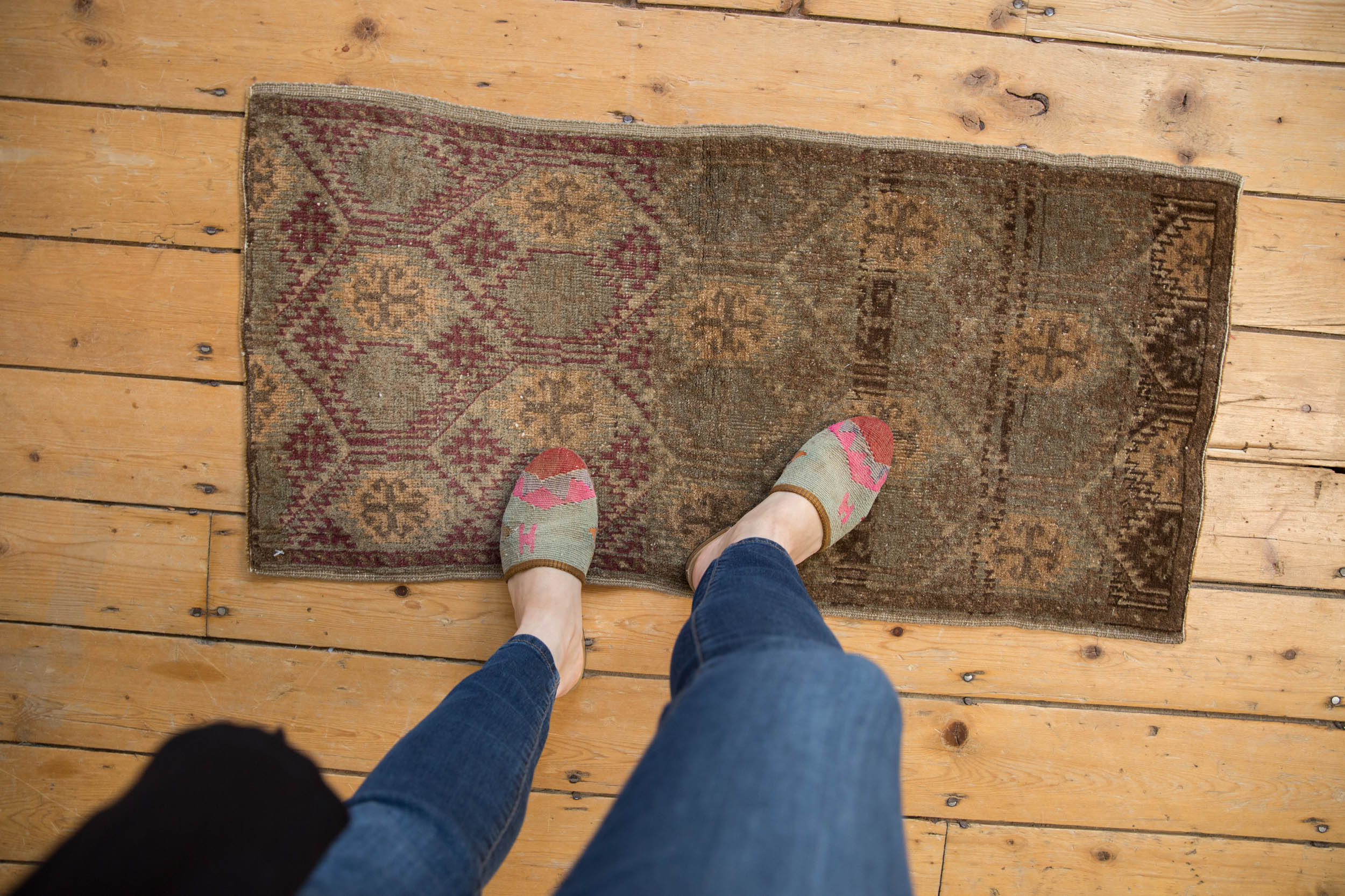 1.5x3.5 Vintage Distressed Oushak Rug Mat Runner // ONH Item 8138