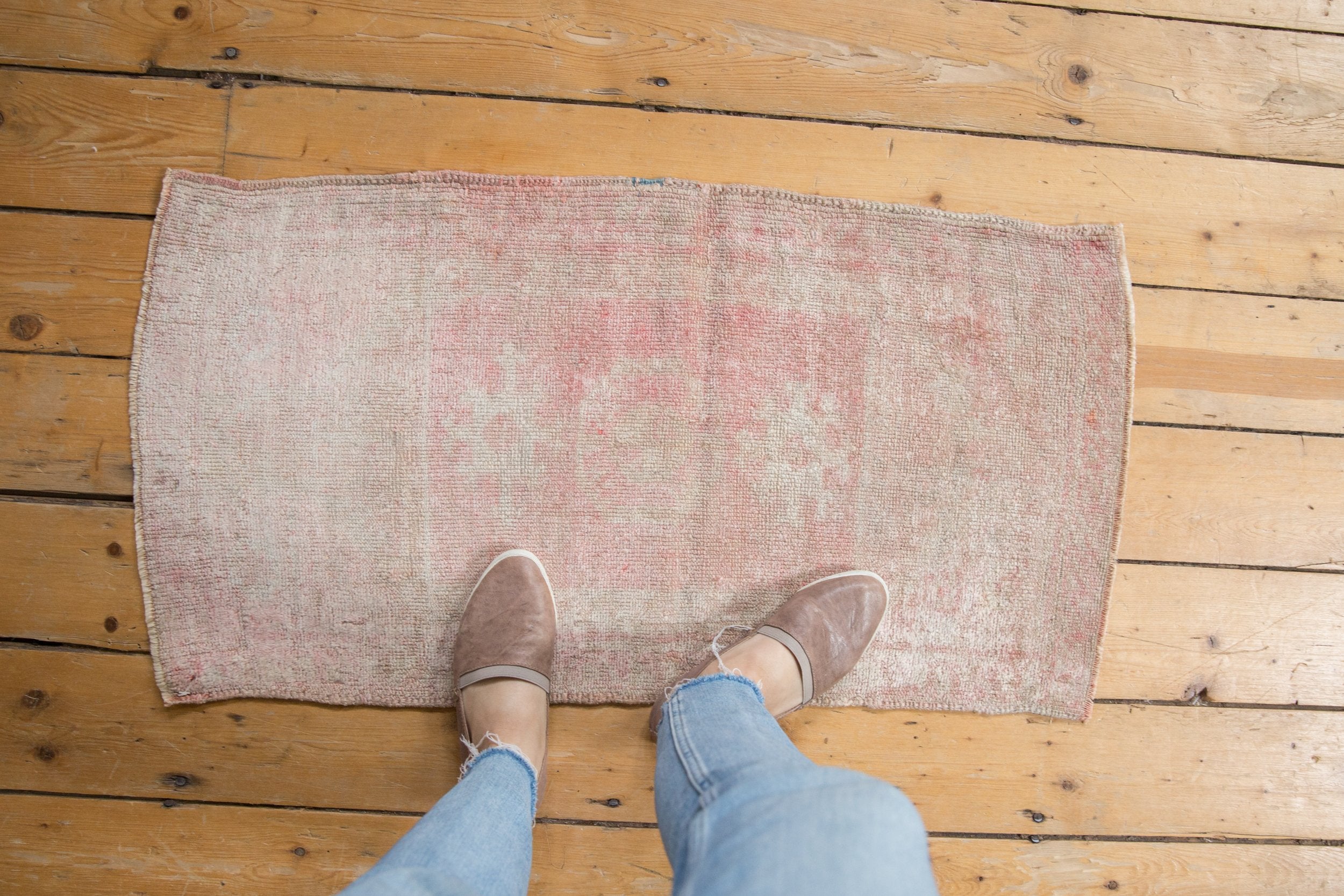 1.5x3 Vintage Distressed Oushak Rug Mat // ONH Item 8161 Image 1