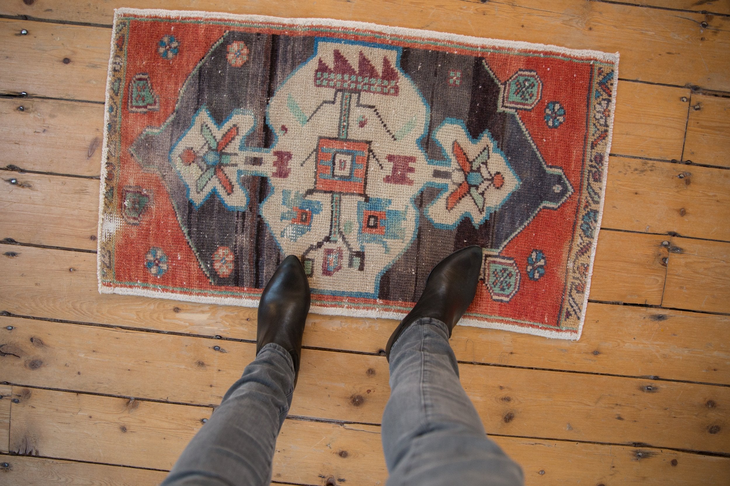 1.5x3 Vintage Distressed Oushak Rug Mat // ONH Item 8172 Image 1