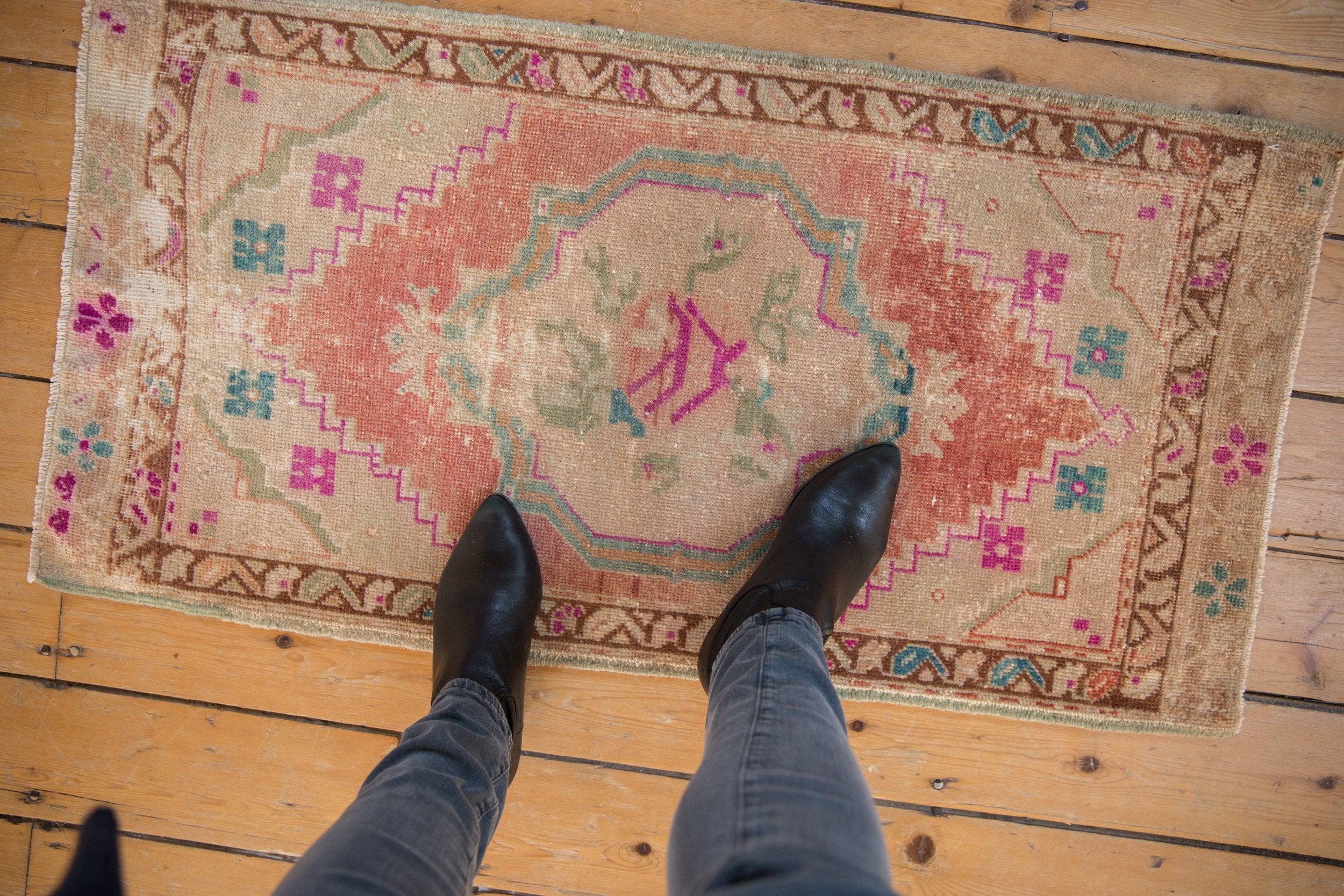 2x3.5 Vintage Distressed Oushak Rug // ONH Item 8175 Image 1