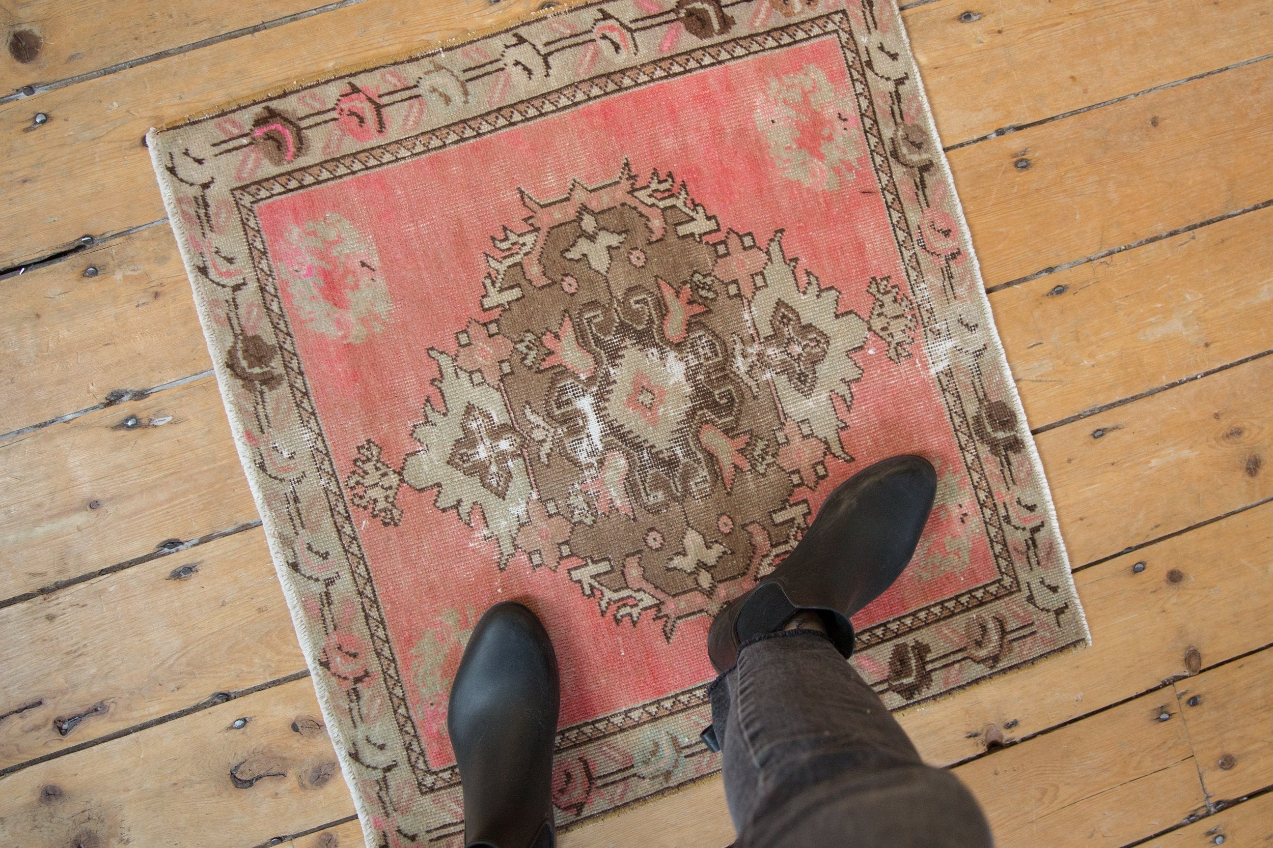 2x2.5 Vintage Distressed Oushak Square Rug Mat // ONH Item 8192 Image 1