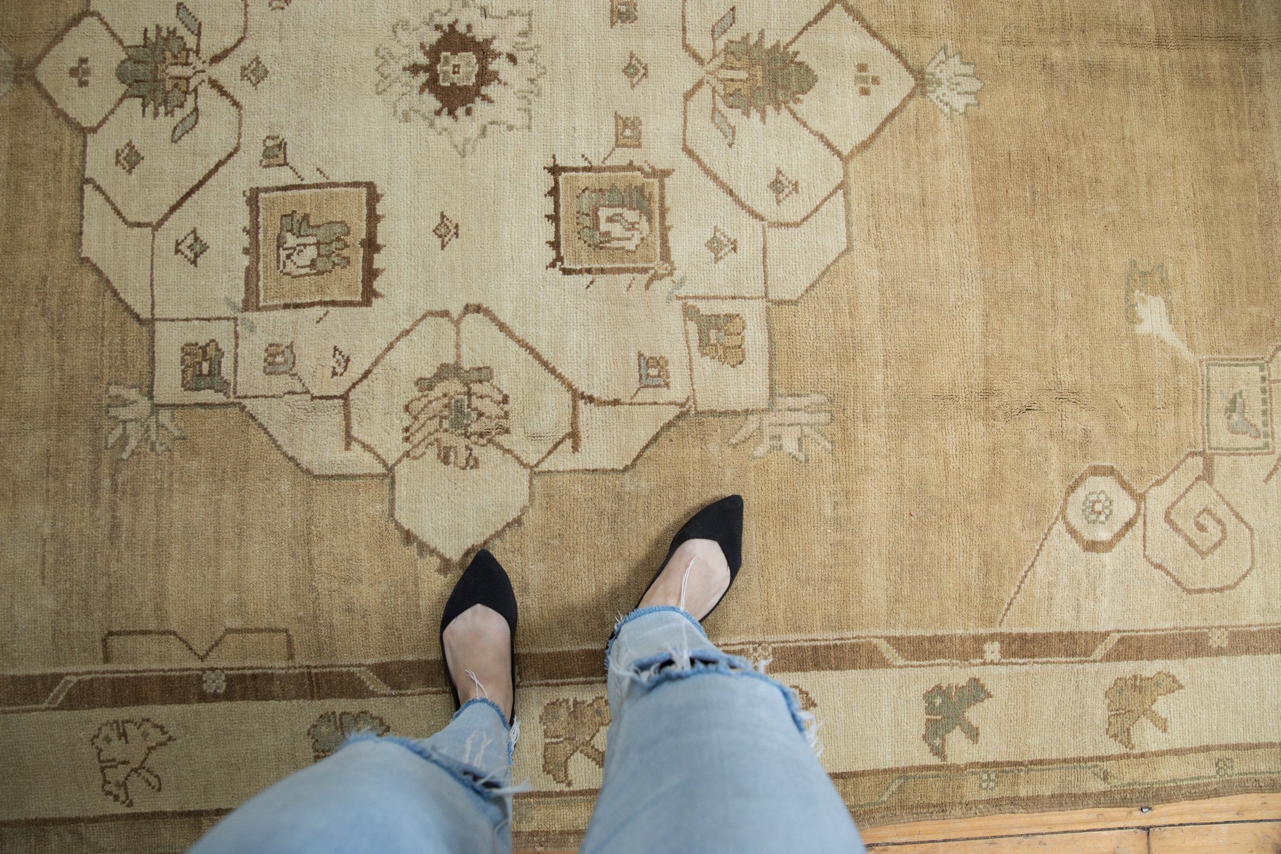 7x10 Vintage Distressed Oushak Carpet // ONH Item 8206 Image 1