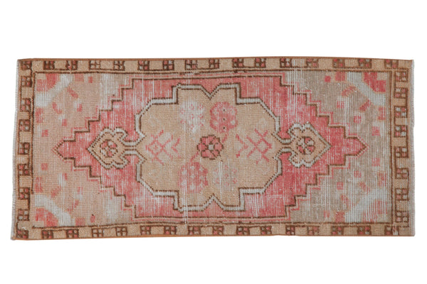 1.5x3.5 Vintage Distressed Oushak Rug Mat Runner // ONH Item 8359