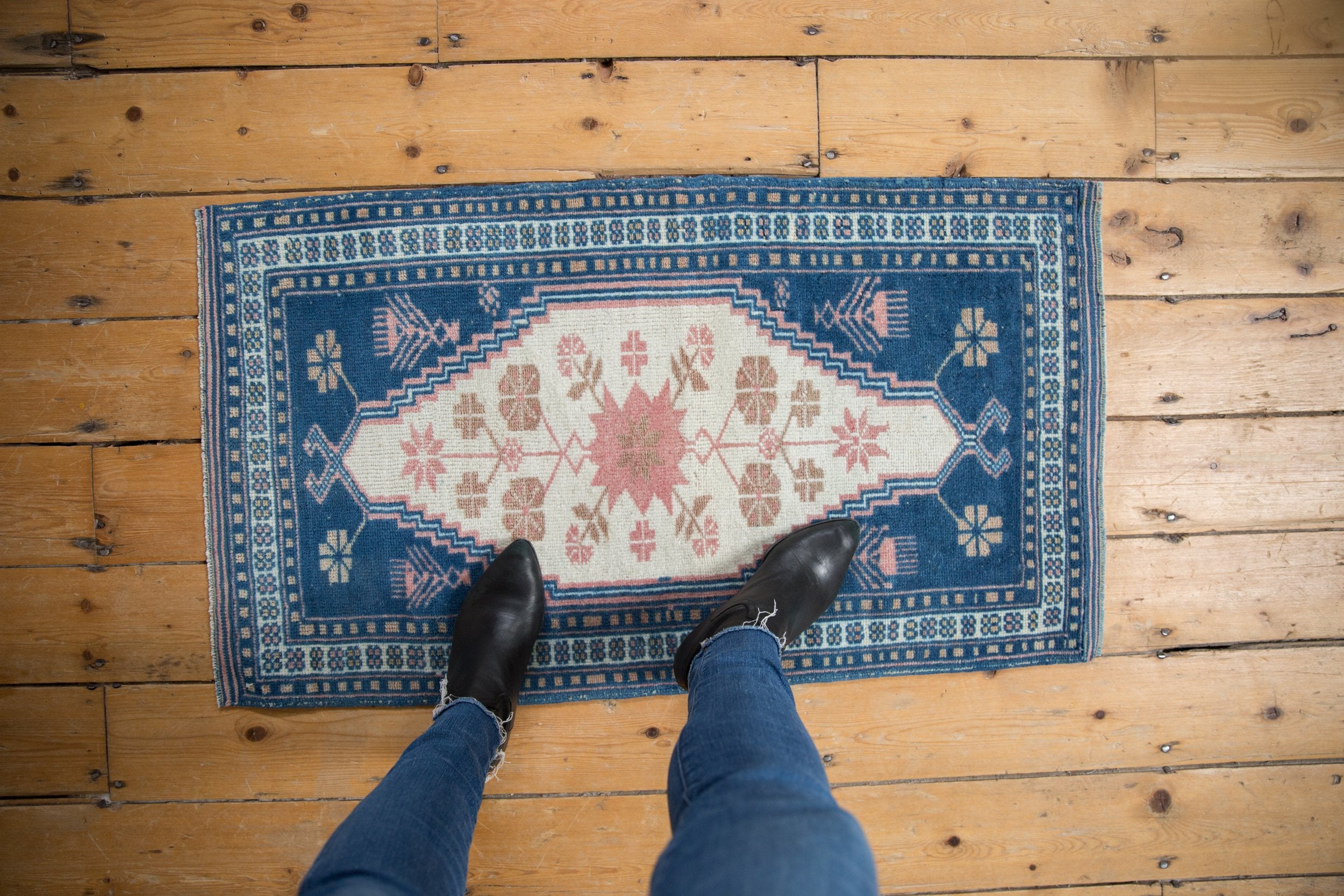 2x3.5 Vintage Distressed Oushak Rug // ONH Item 8362 Image 1