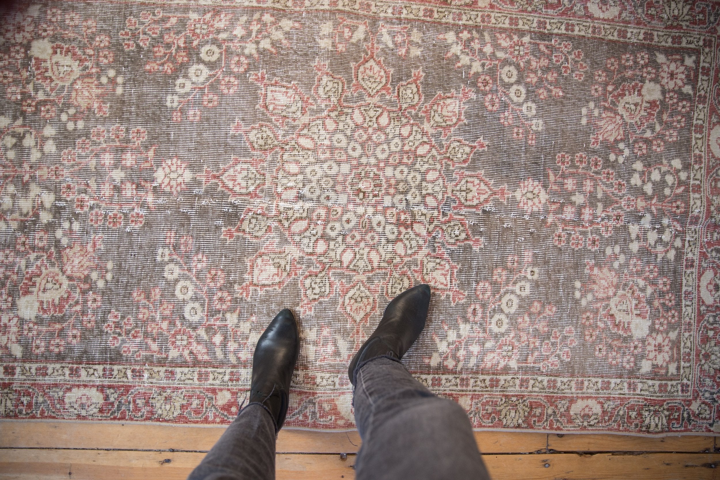 3.5x6.5 Vintage Distressed Fragment Sparta Rug // ONH Item 8382 Image 1