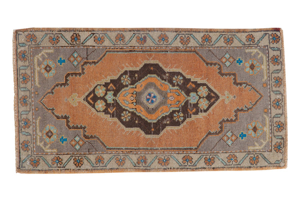 1.5x3 Vintage Distressed Oushak Rug Mat // ONH Item 8409