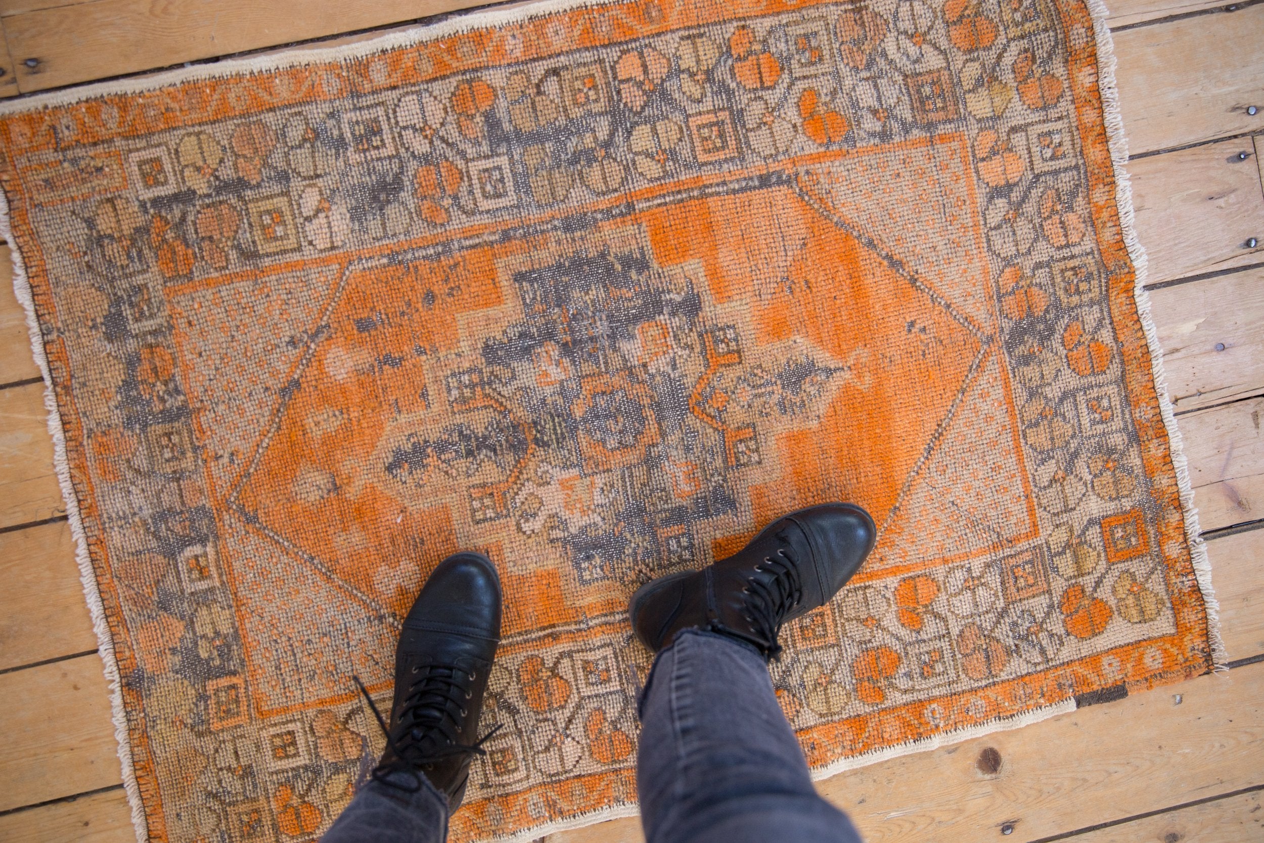 2.5x3.5 Vintage Distressed Oushak Rug // ONH Item 8422 Image 1