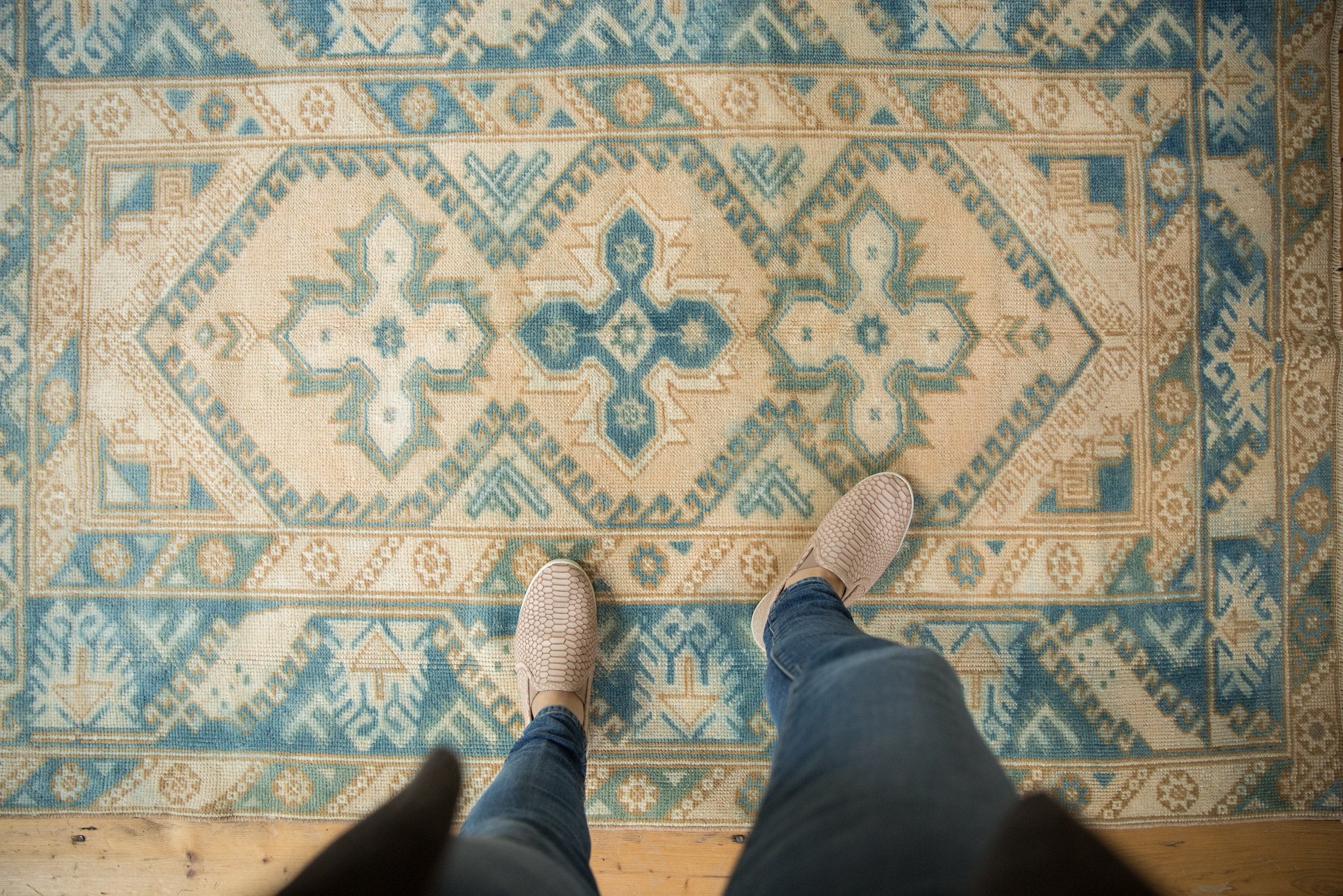 4x6 Vintage Distressed Melas Rug // ONH Item 8436 Image 1