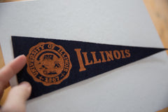 Vintage University of Illinois Felt Flag // ONH Item 8472 Image 1