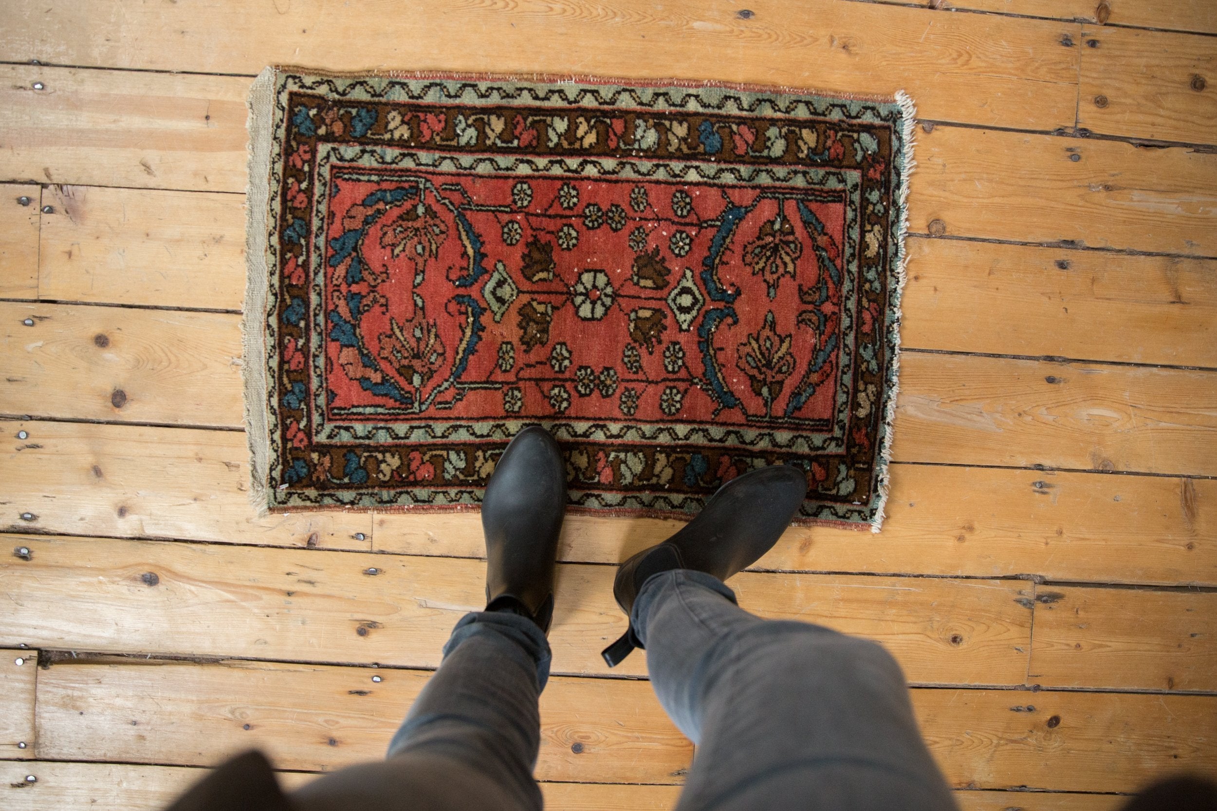 1.5x2.5 Vintage Fine Lilihan Rug Mat // ONH Item 8485 Image 1