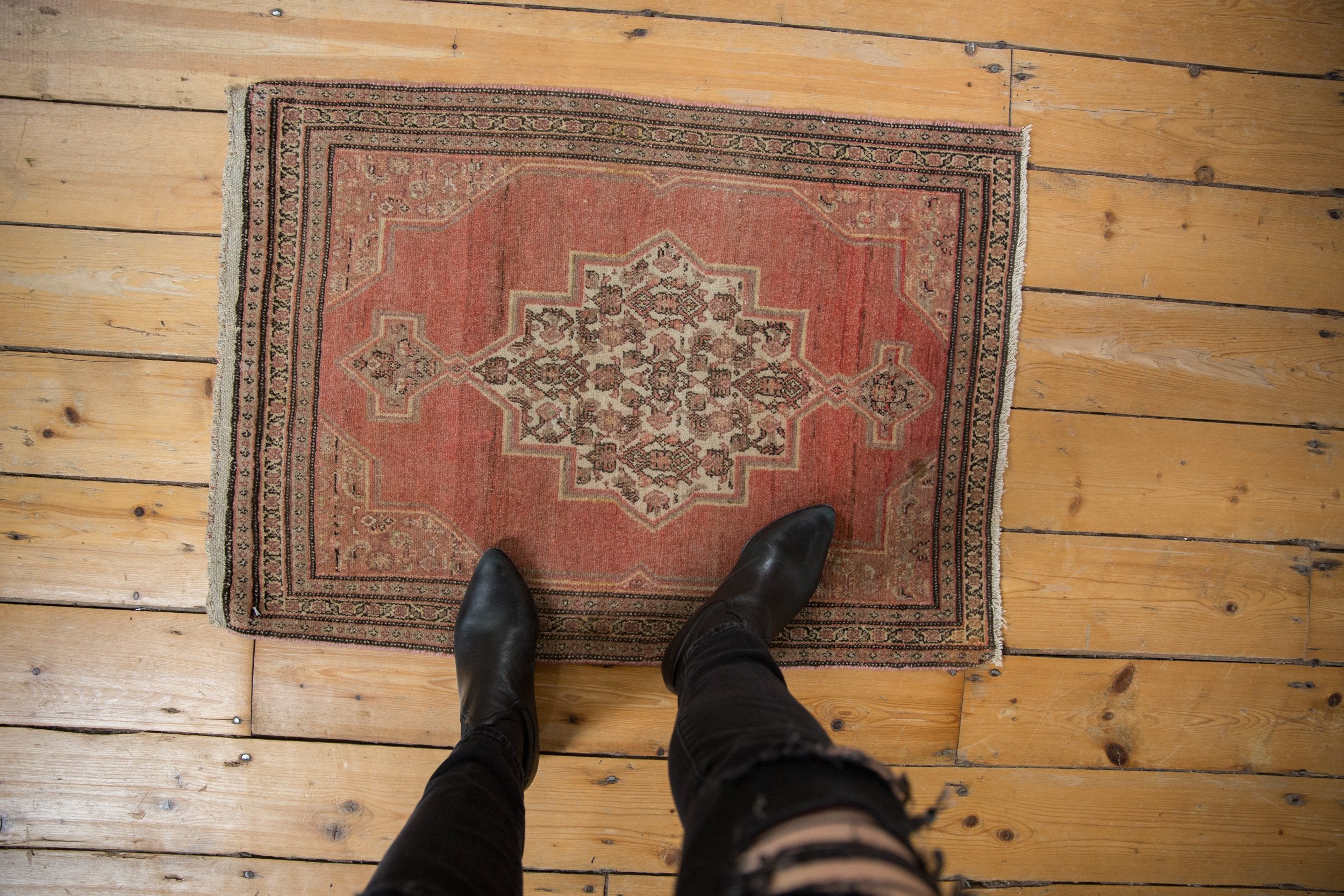 2x3 Vintage Fine Distressed Senneh Rug Mat // ONH Item 8503 Image 1