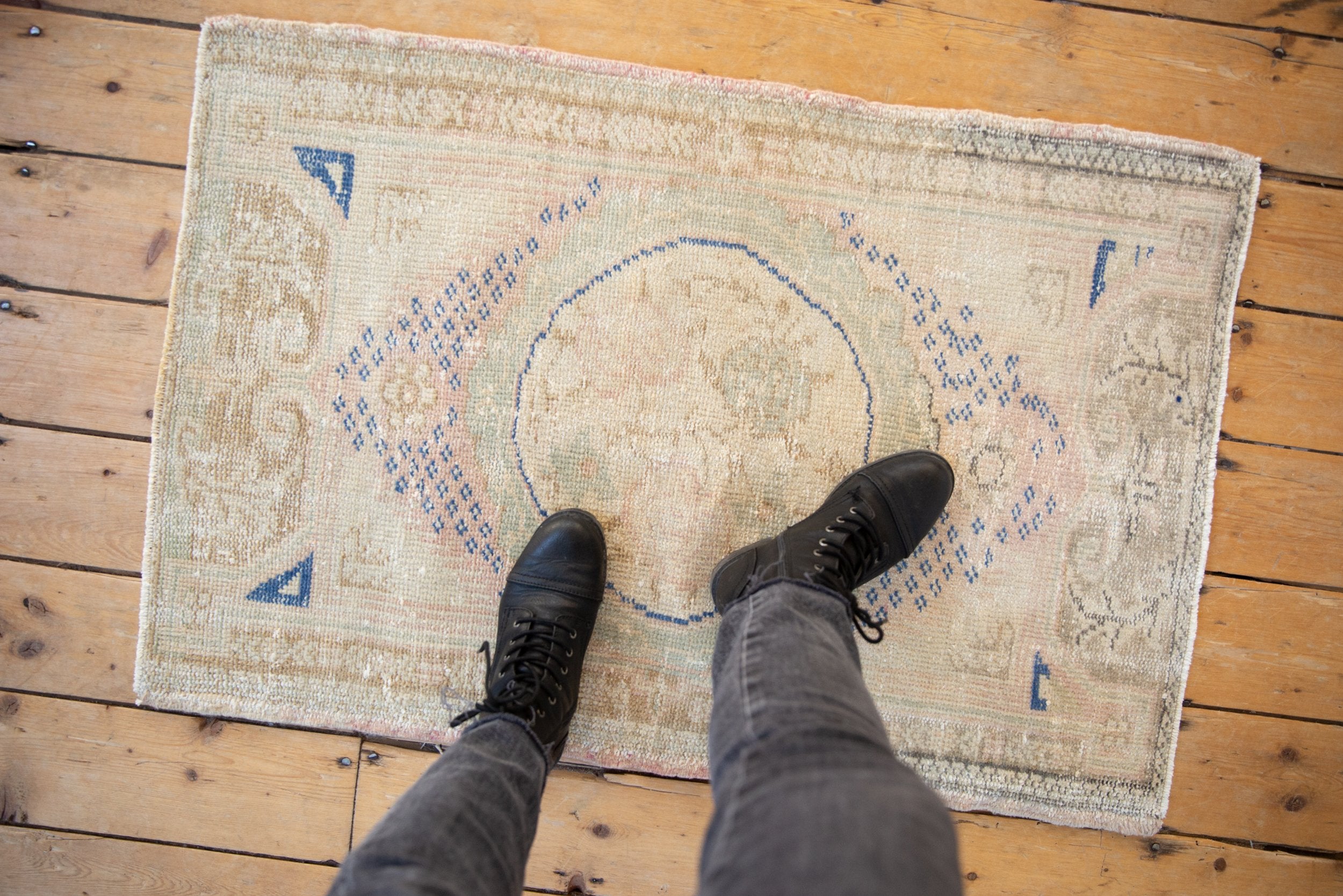 2.5x3.5 Vintage Distressed Oushak Rug // ONH Item 8619 Image 1