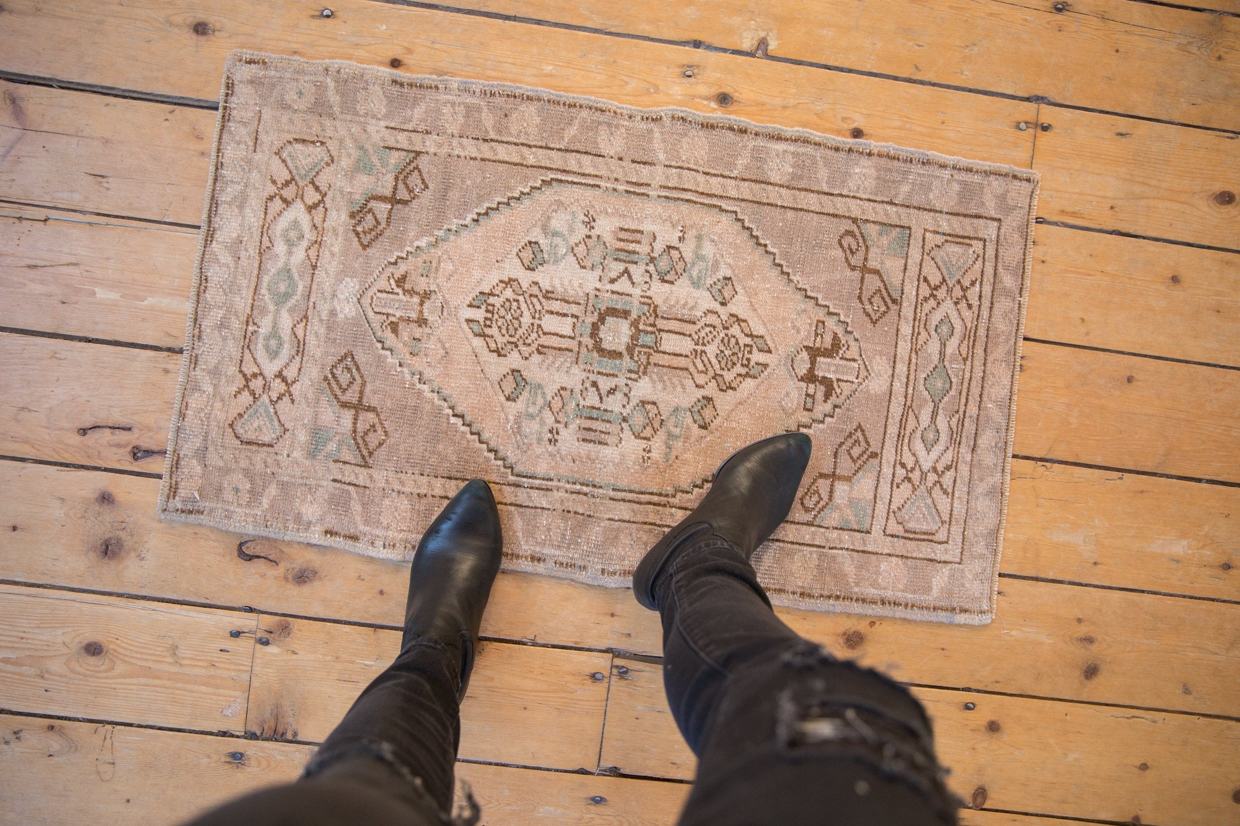 1.5x3 Vintage Distressed Oushak Rug Mat // ONH Item 8622 Image 1