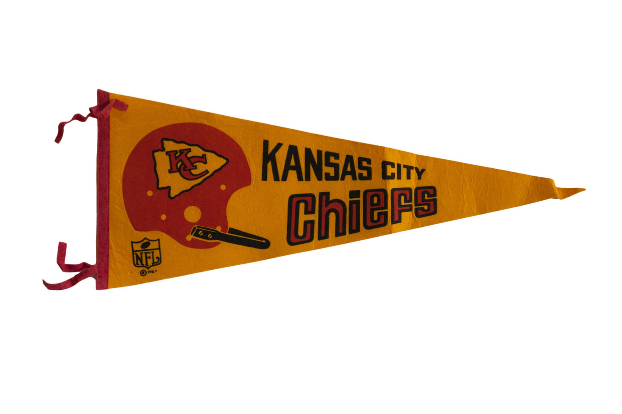 Vintage Kansas City Chiefs Flag Pennant // ONH Item 8675