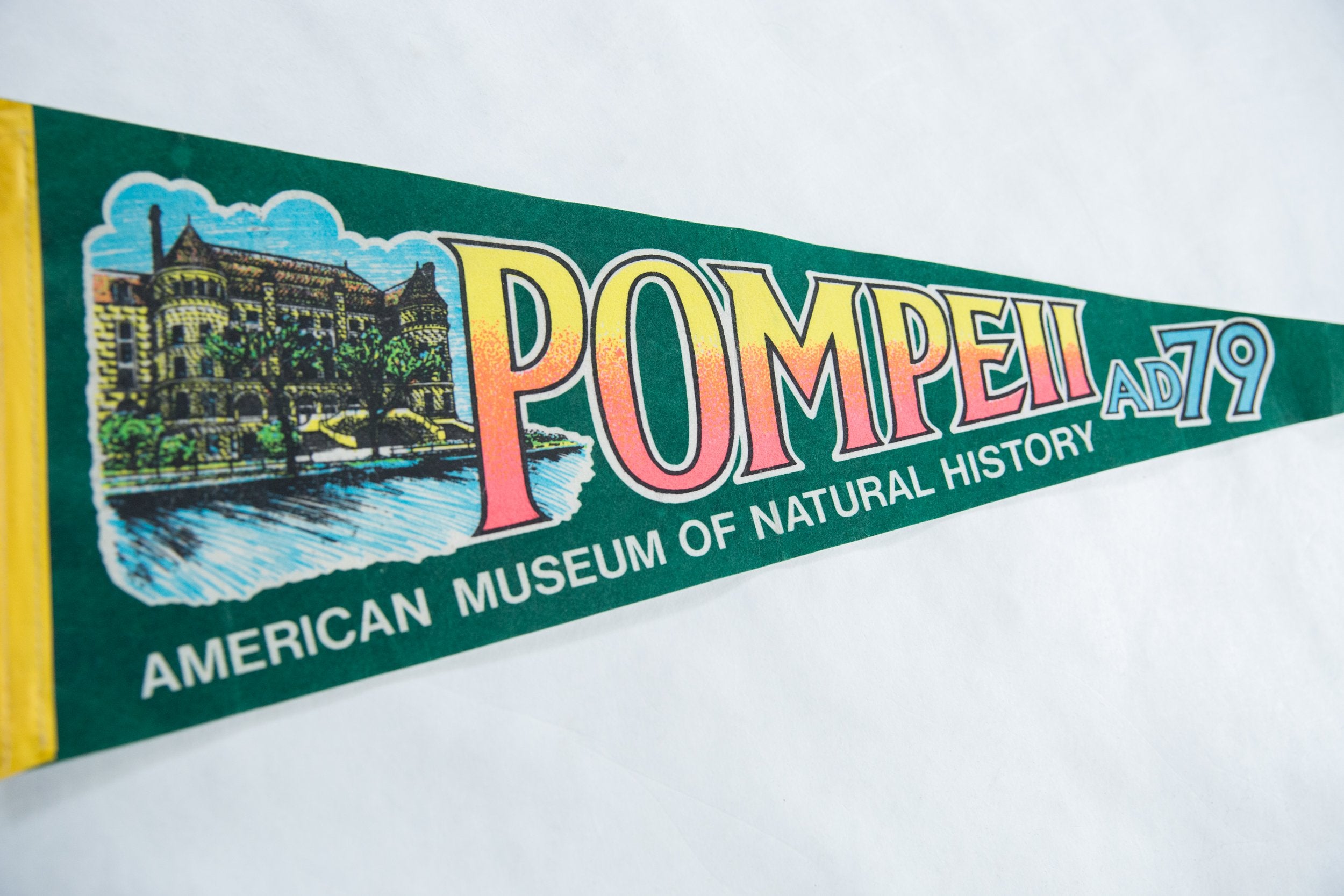 Vintage Pompeii Flag Pennant // ONH Item 8677 Image 1