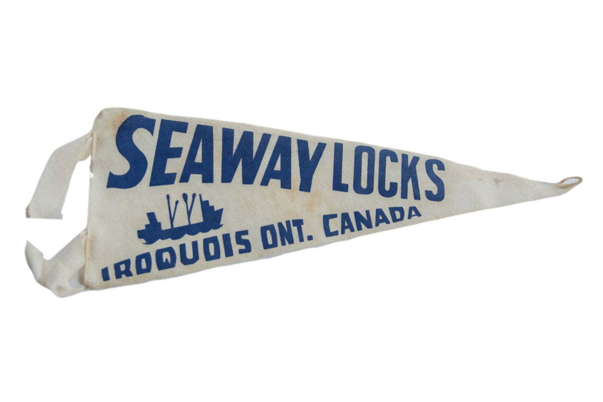 Vintage Seaway Locks Felt Flag // ONH Item 8688