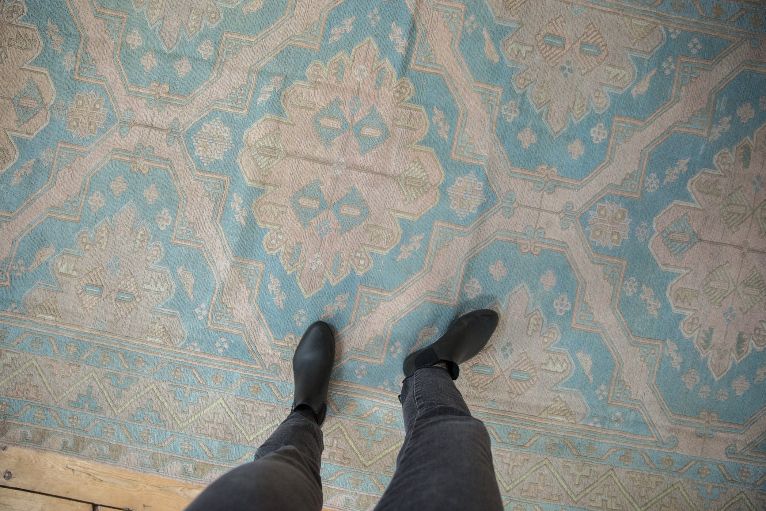 5.5x11.5 Vintage Distressed Soumac Rug Runner // ONH Item 8718 Image 1