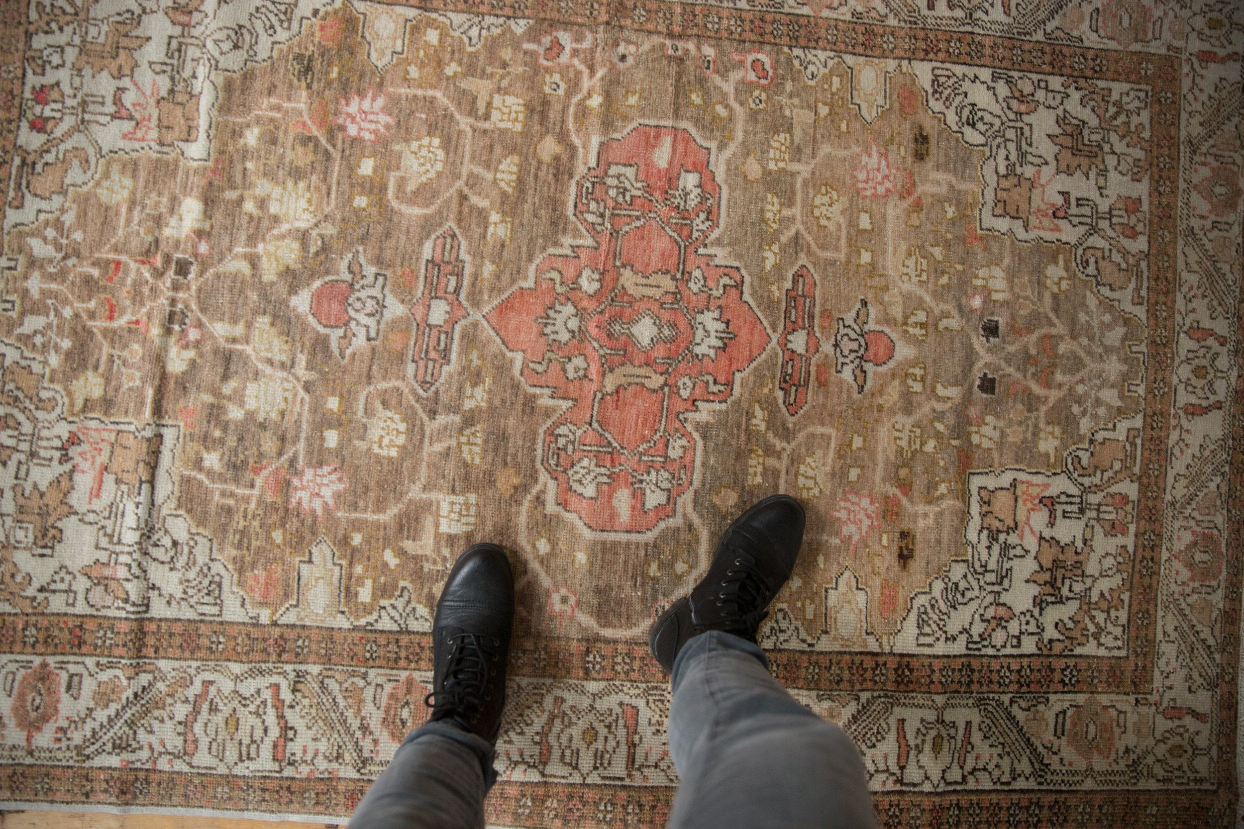 4x6 Vintage Fine Distressed Kaisary Rug // ONH Item 8732 Image 1