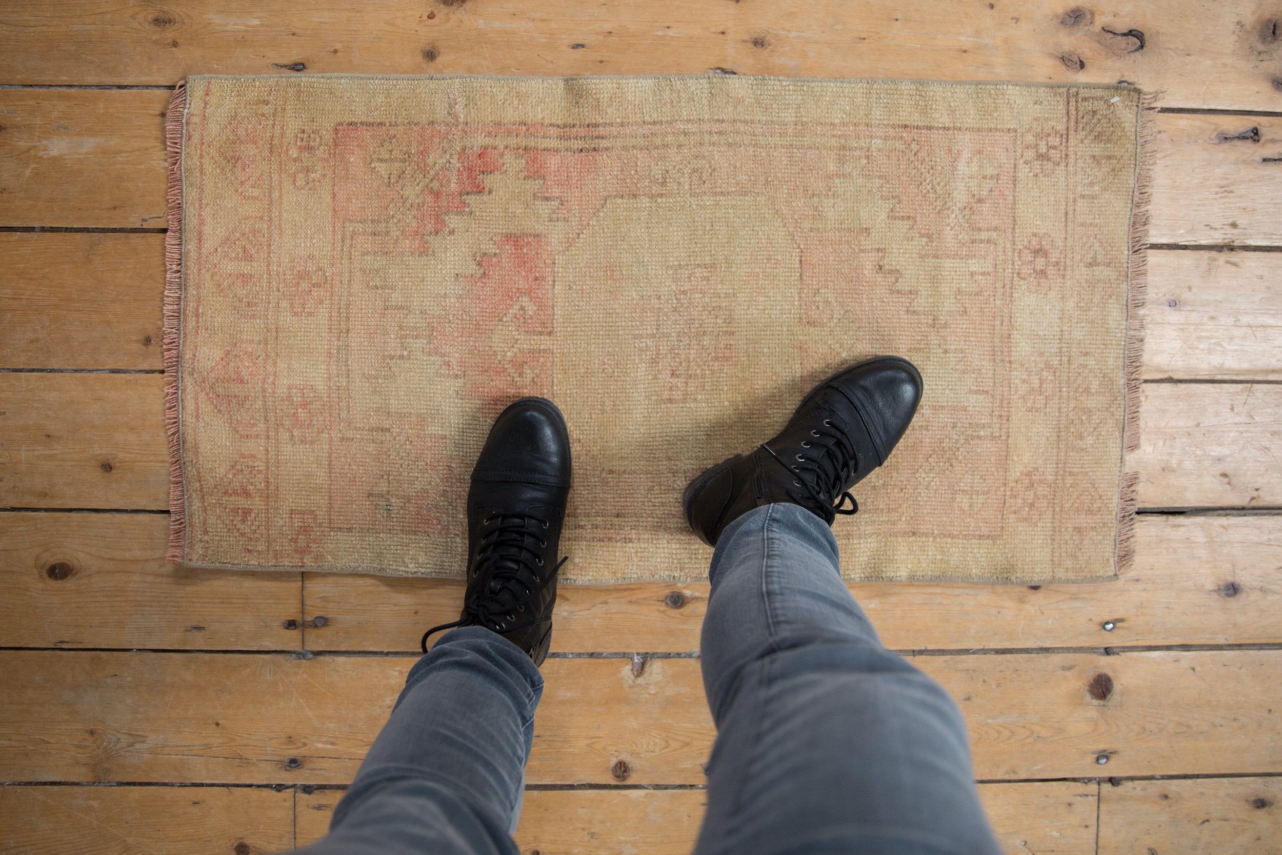 1.5x3 Vintage Distressed Oushak Rug Mat // ONH Item 8754 Image 1