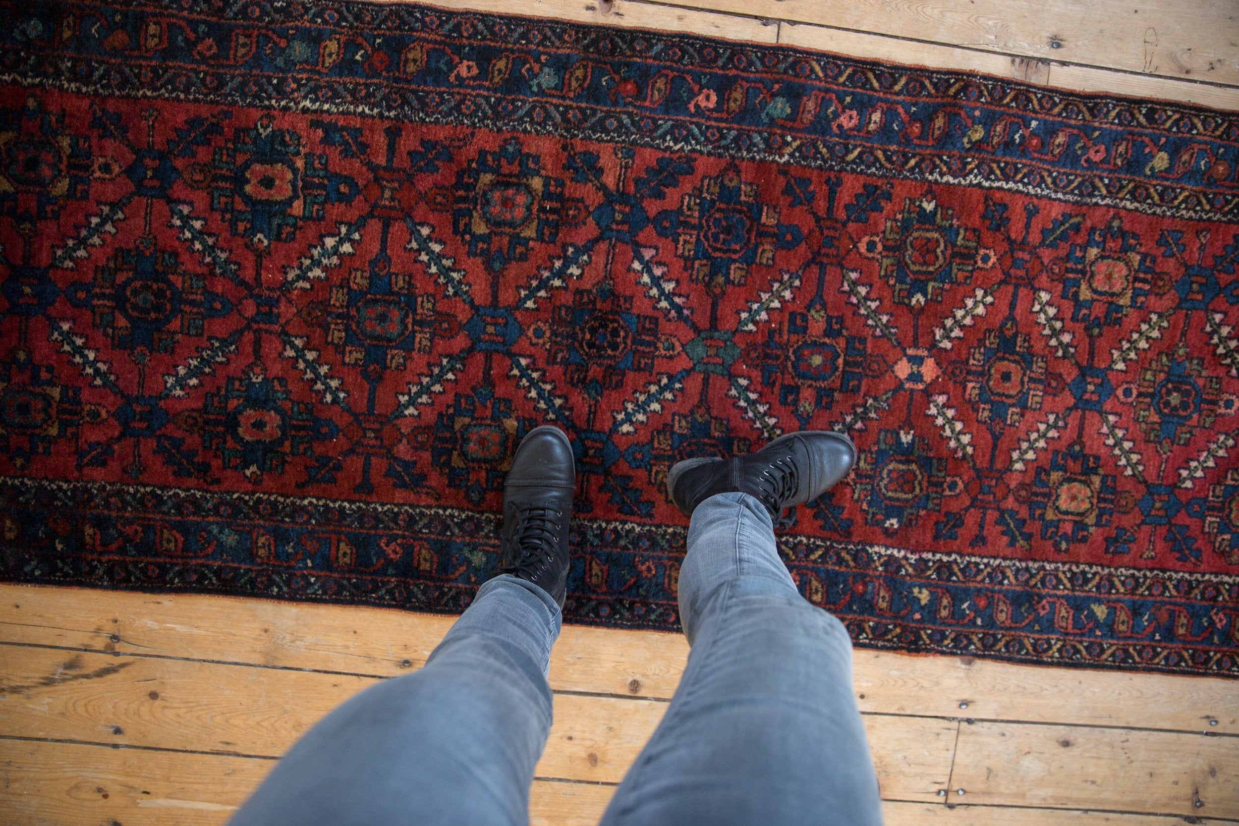 2.5x9.5 Vintage Fine Lilihan Rug Runner // ONH Item 8756 Image 1