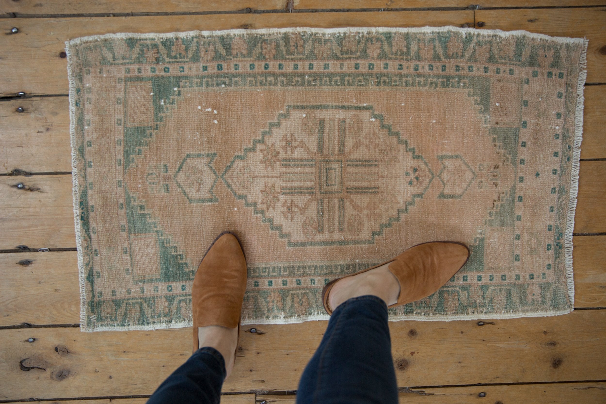 Vintage Distressed Oushak Rug Mat / ONH item 8793 Image 1