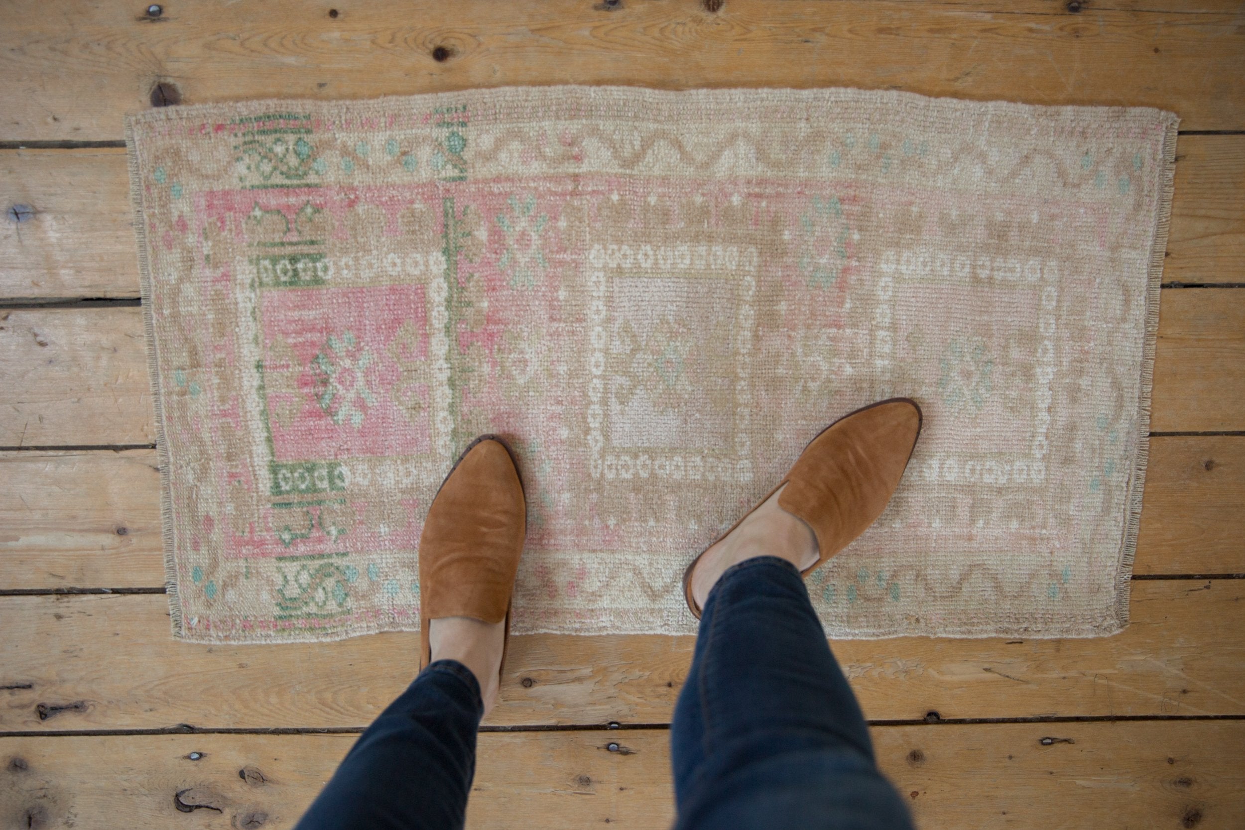 Vintage Distressed Oushak Rug Mat / ONH item 8794 Image 1