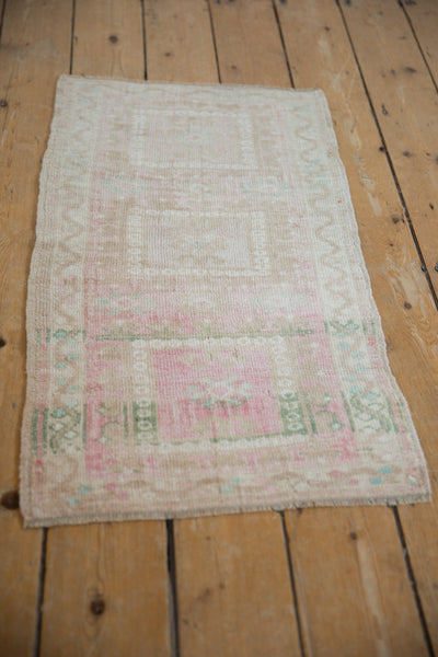 Vintage Distressed Oushak Rug Mat / ONH item 8794 Image 3