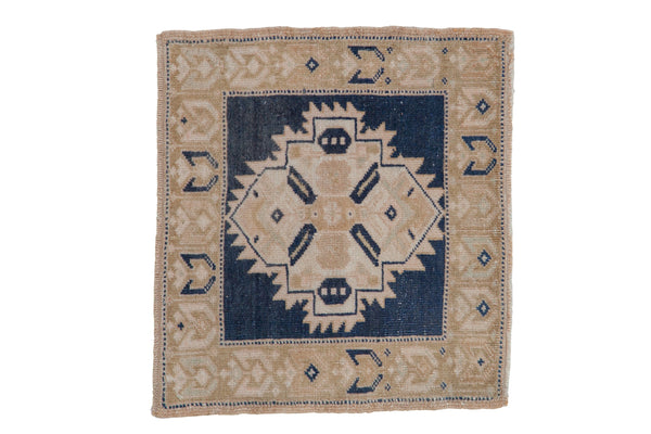 Vintage Distressed Oushak Square Rug Mat / ONH item 8796