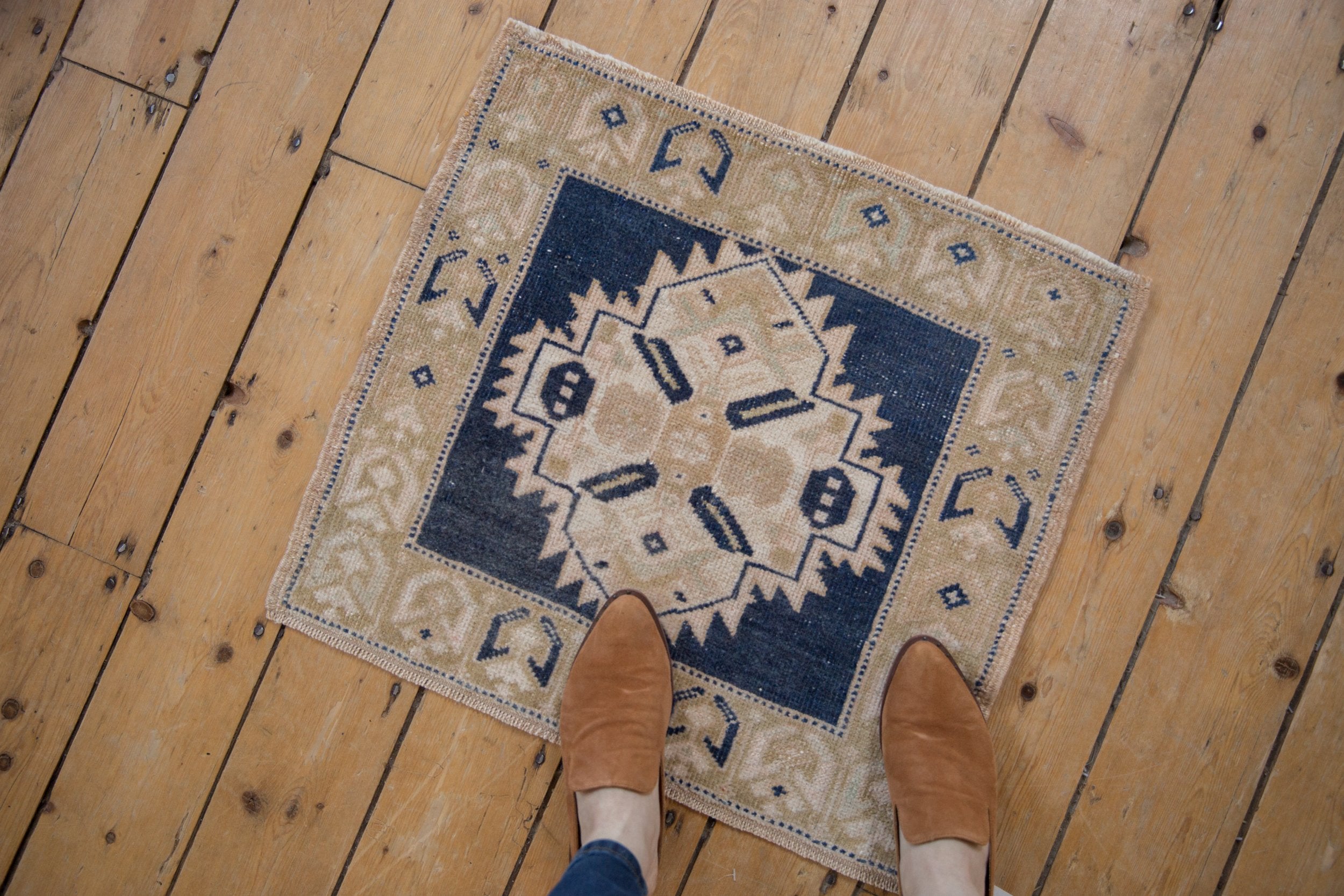 Vintage Distressed Oushak Square Rug Mat / ONH item 8796 Image 1