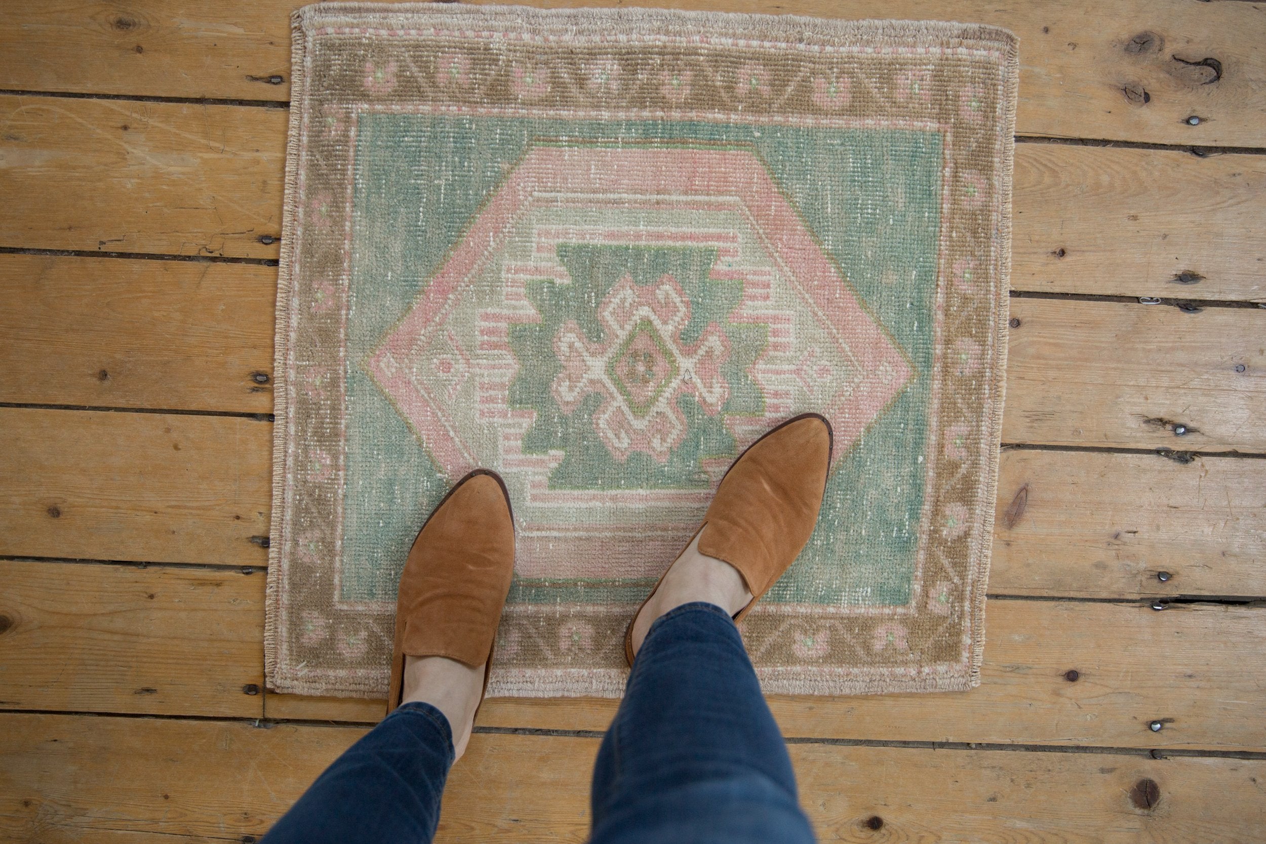 Vintage Distressed Oushak Square Rug Mat / ONH item 8797 Image 1