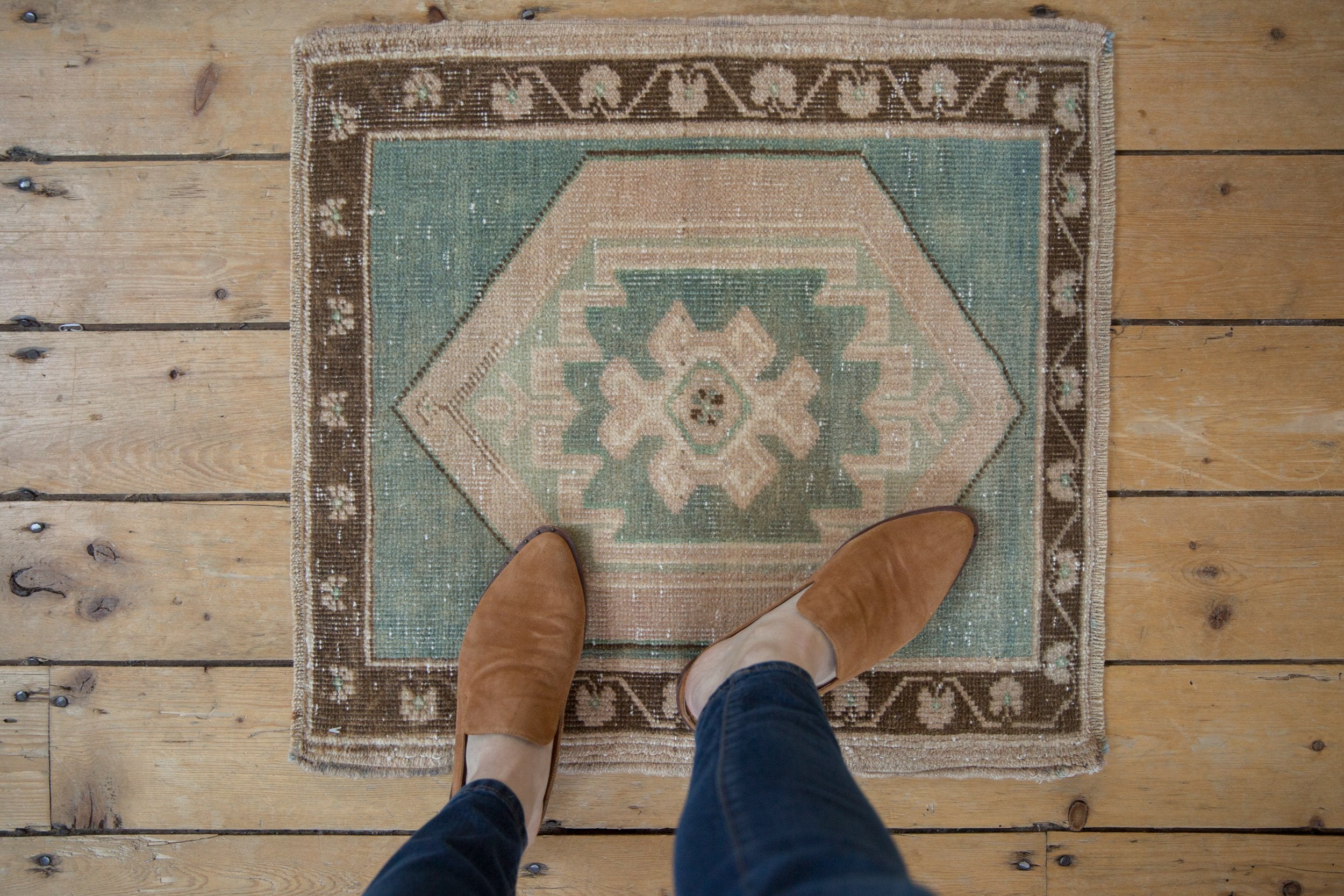 Vintage Distressed Oushak Square Rug Mat / ONH item 8798 Image 1