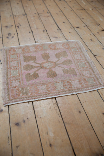 Vintage Distressed Oushak Square Rug Mat / ONH item 8800 Image 3