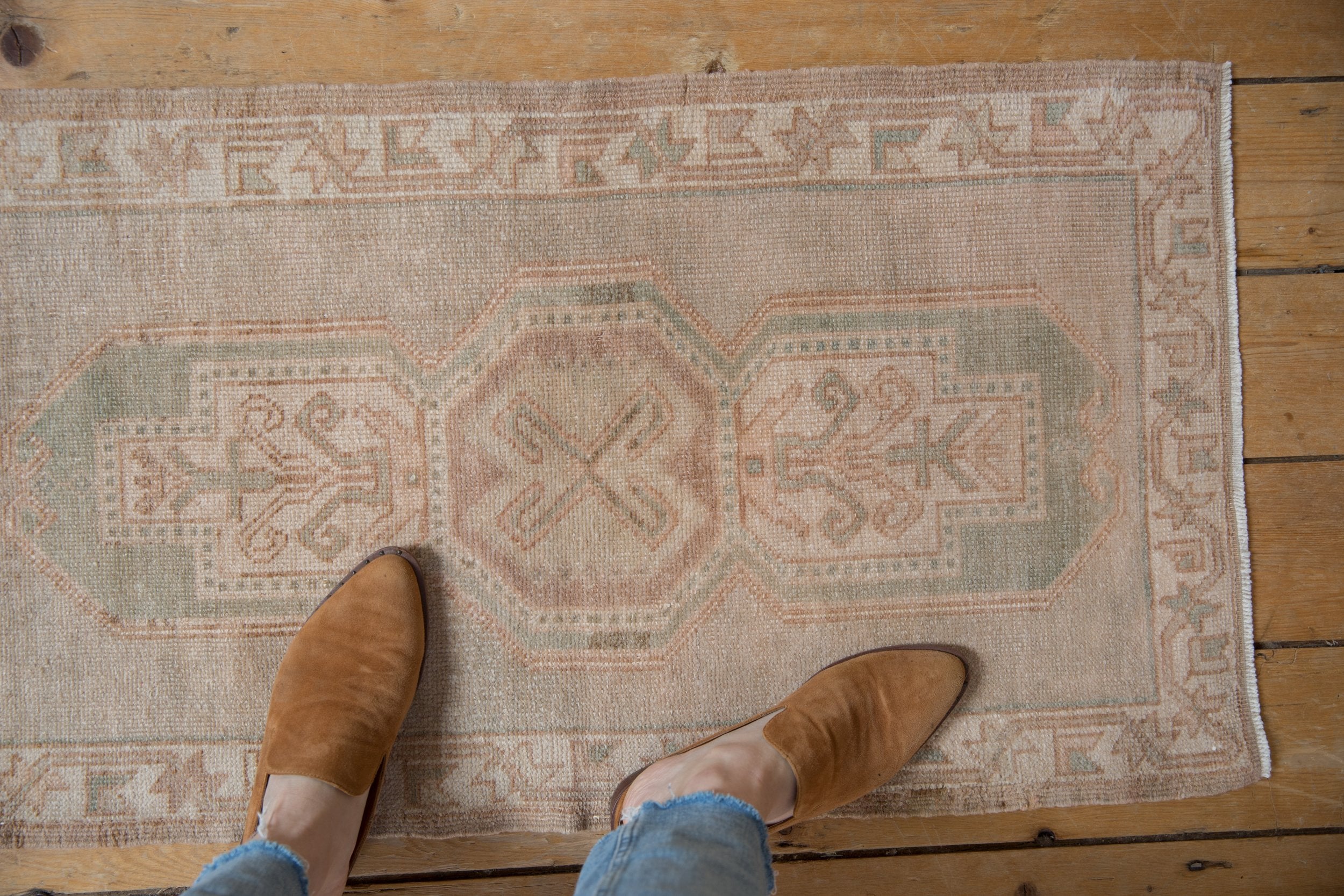 Vintage Distressed Oushak Rug Mat / ONH item 8803 Image 1