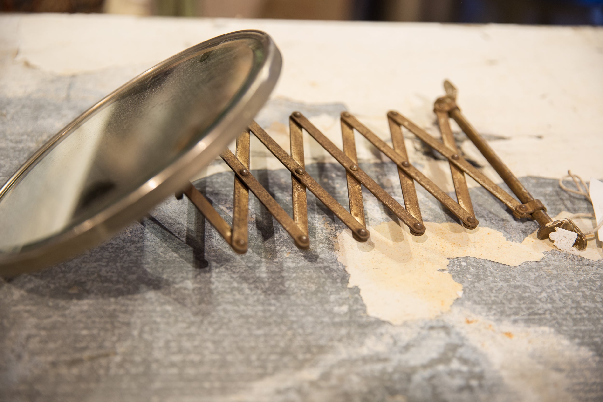 Vintage Barber Shaving Mirror // ONH Item 8827 Image 1