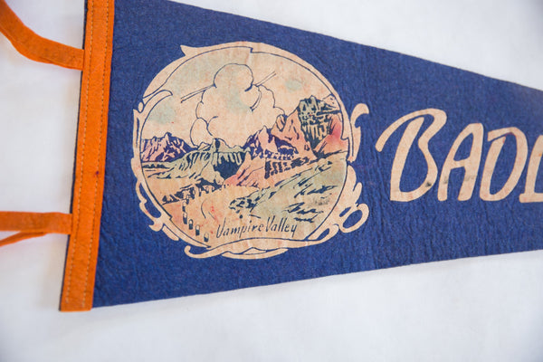 Vintage Badlands South Dakota Felt Flag // ONH Item 8841 Image 1