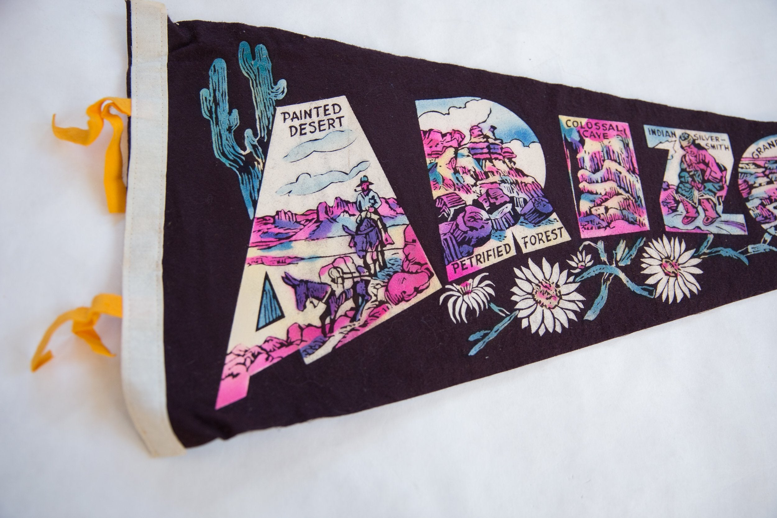 Vintage Arizona Felt Flag // ONH Item 8848 Image 1