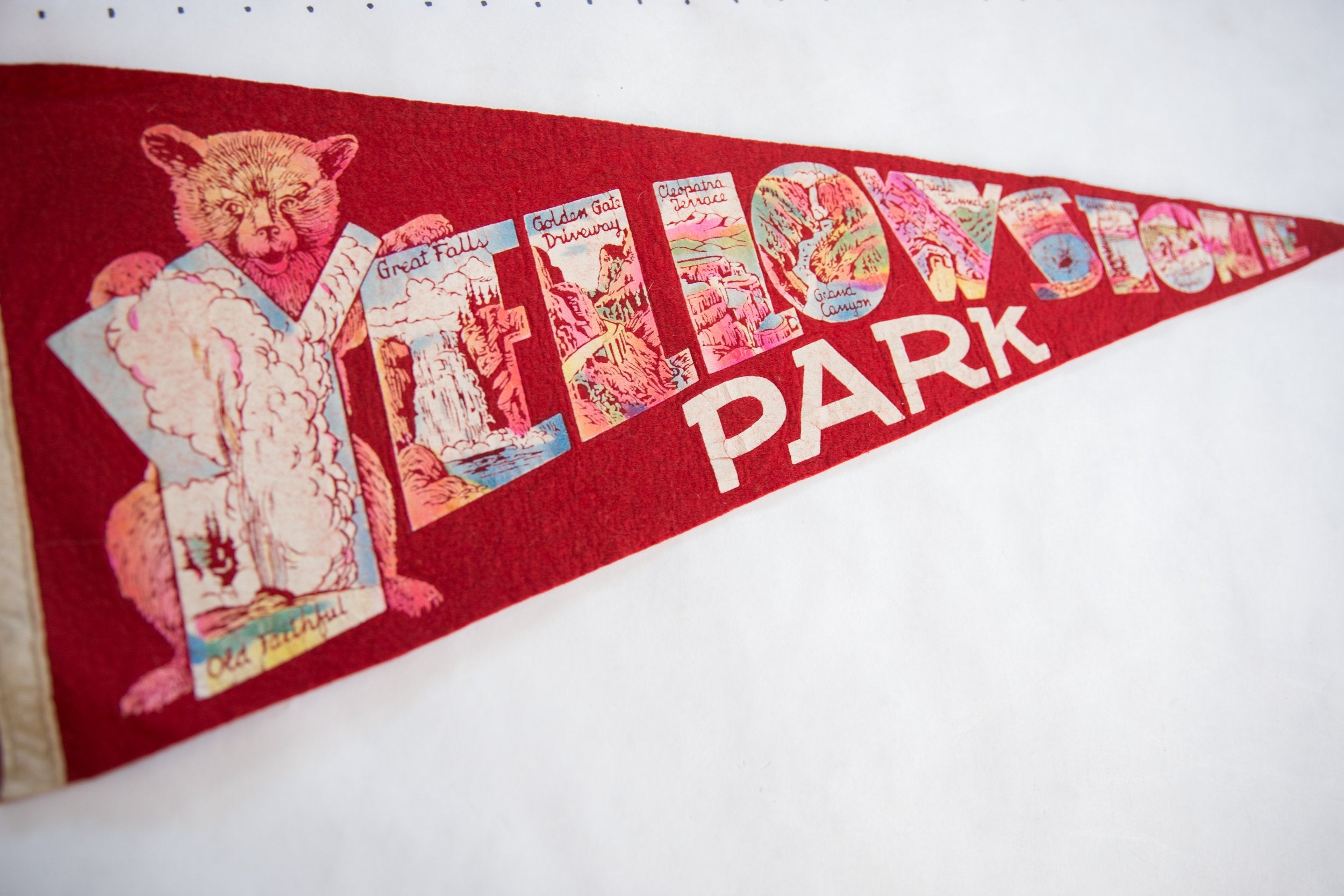 Vintage Yellowstone Park Felt Flag // ONH Item 8853
