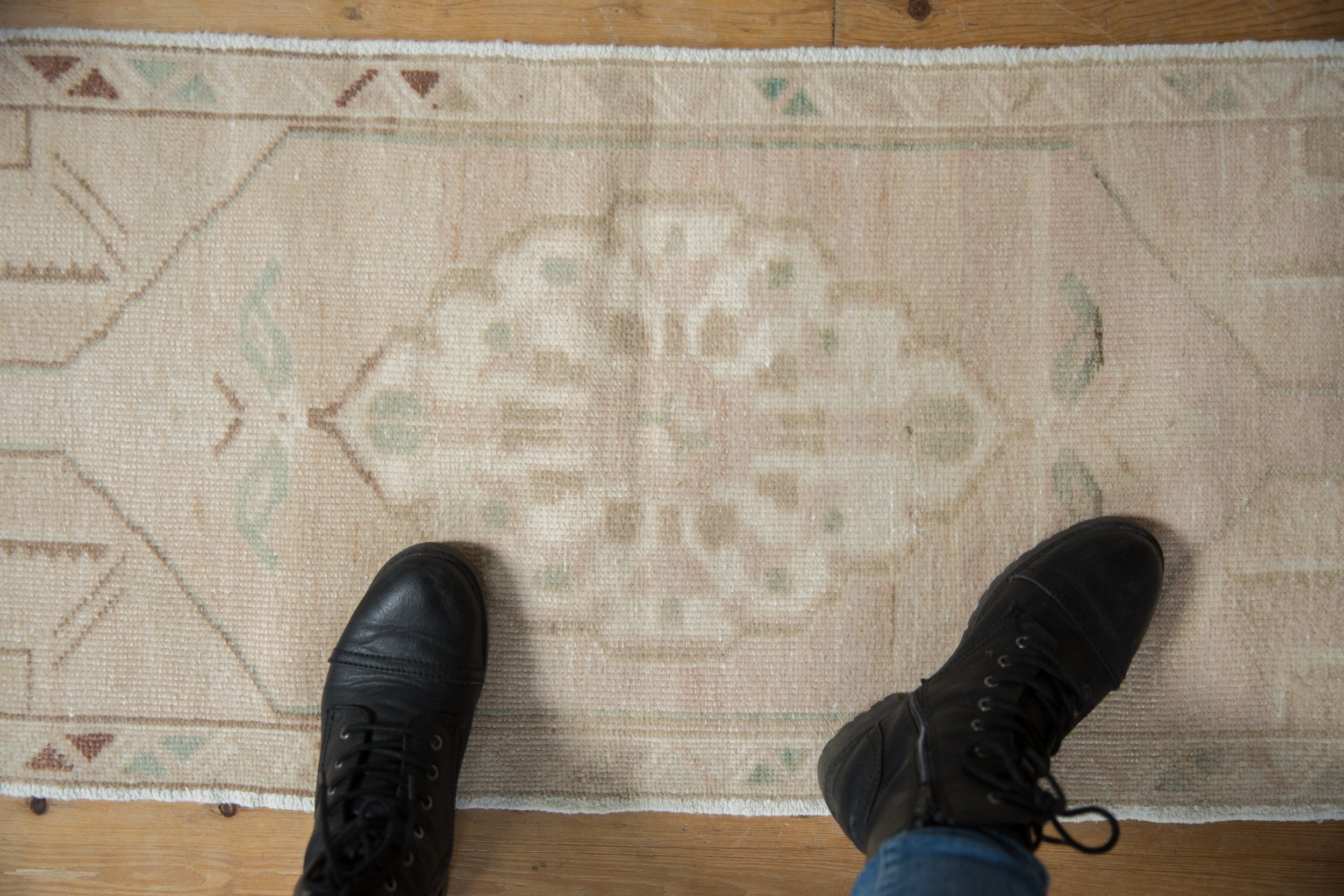 1.5x3.5 Vintage Distressed Oushak Rug Mat Runner // ONH Item 9005 Image 1