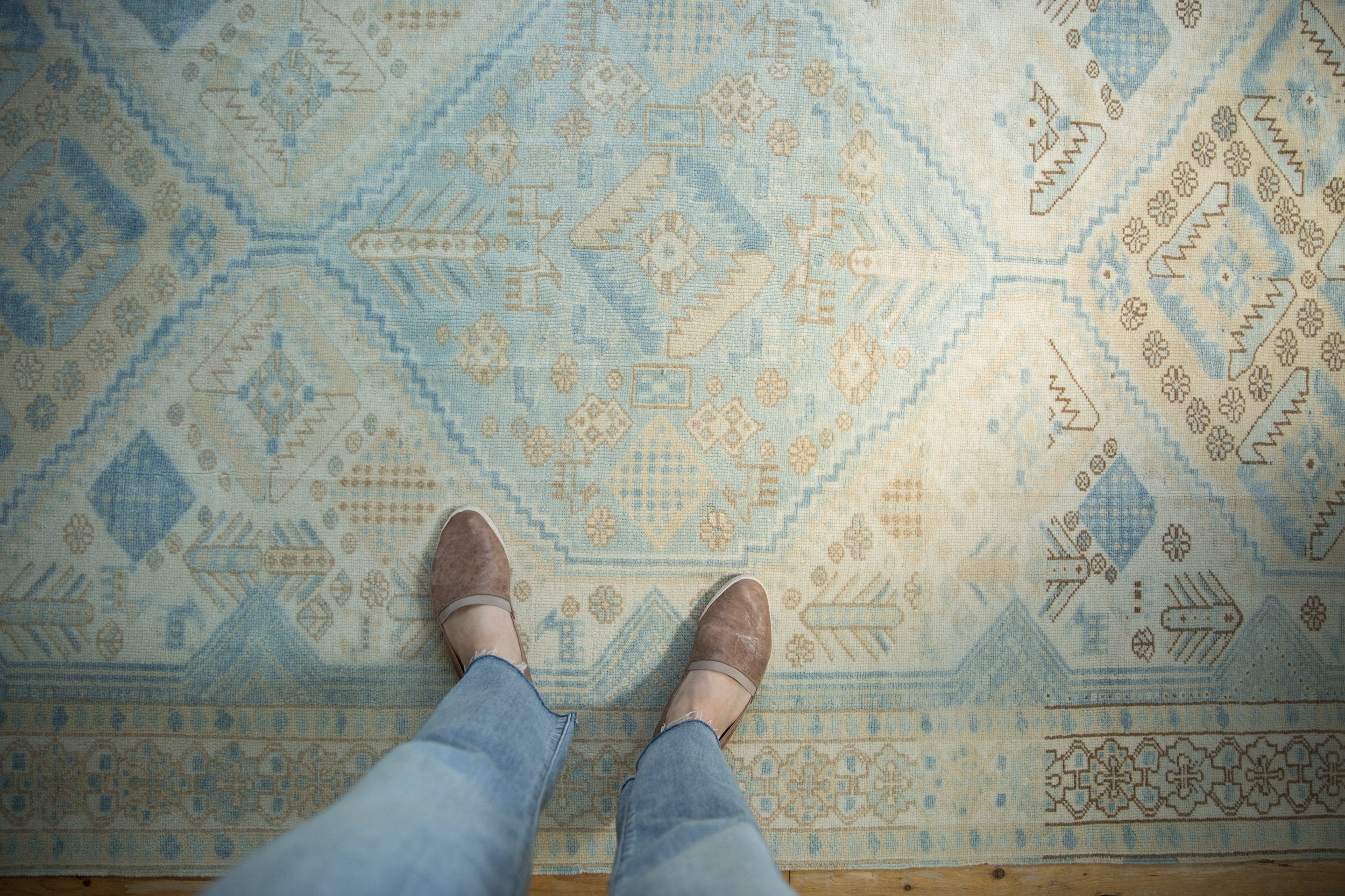 5x9.5 Vintage Distressed Oushak Carpet // ONH Item 9085 Image 1