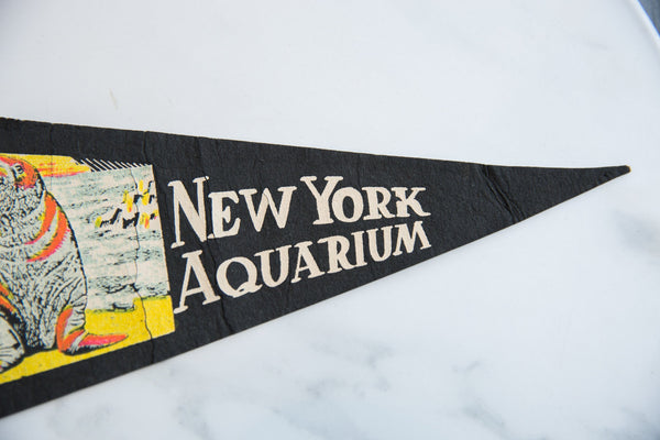 Vintage New York Aquarium Felt Flag // ONH Item 9207 Image 2